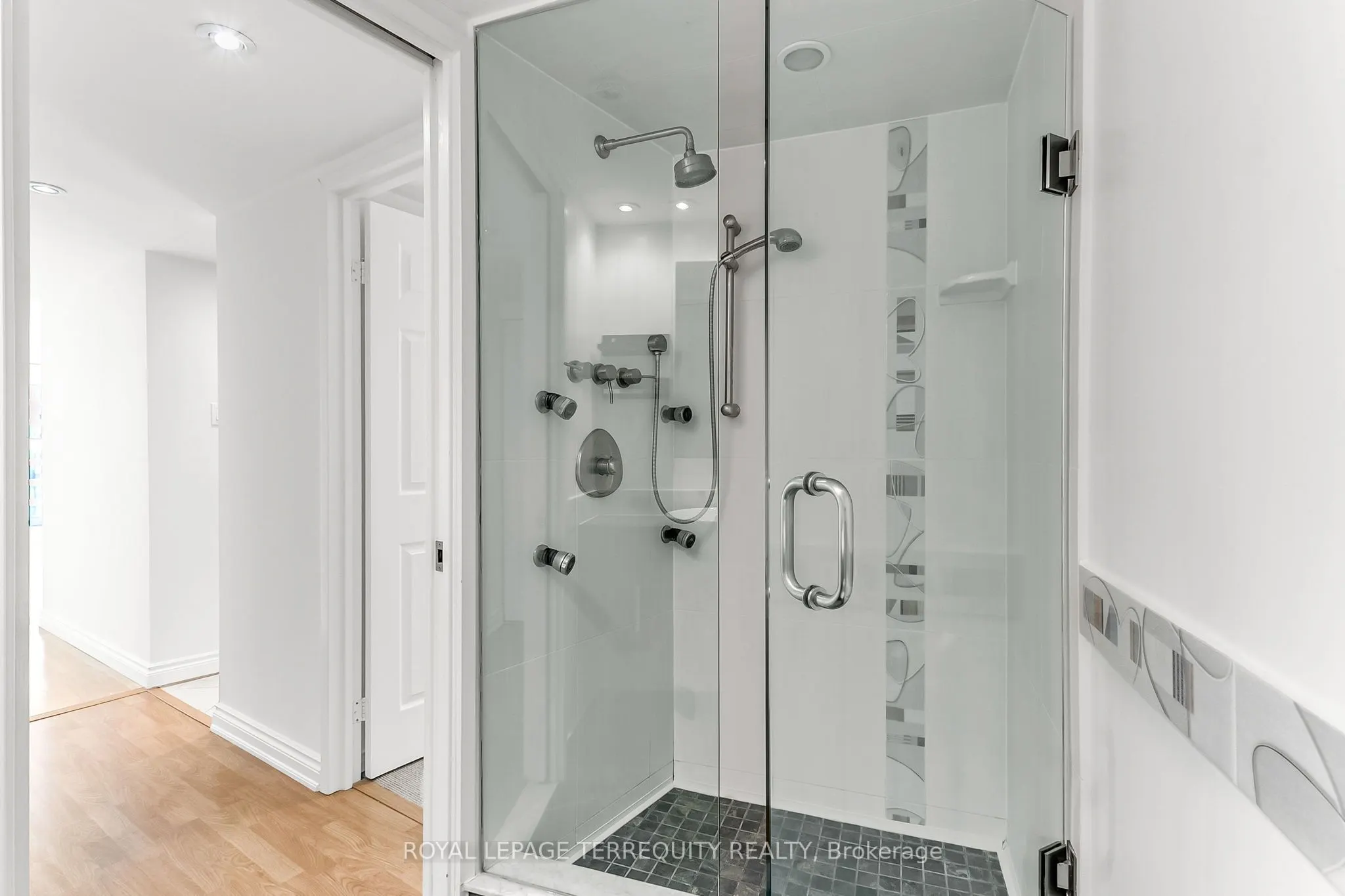 77 Harbour Square, #2707