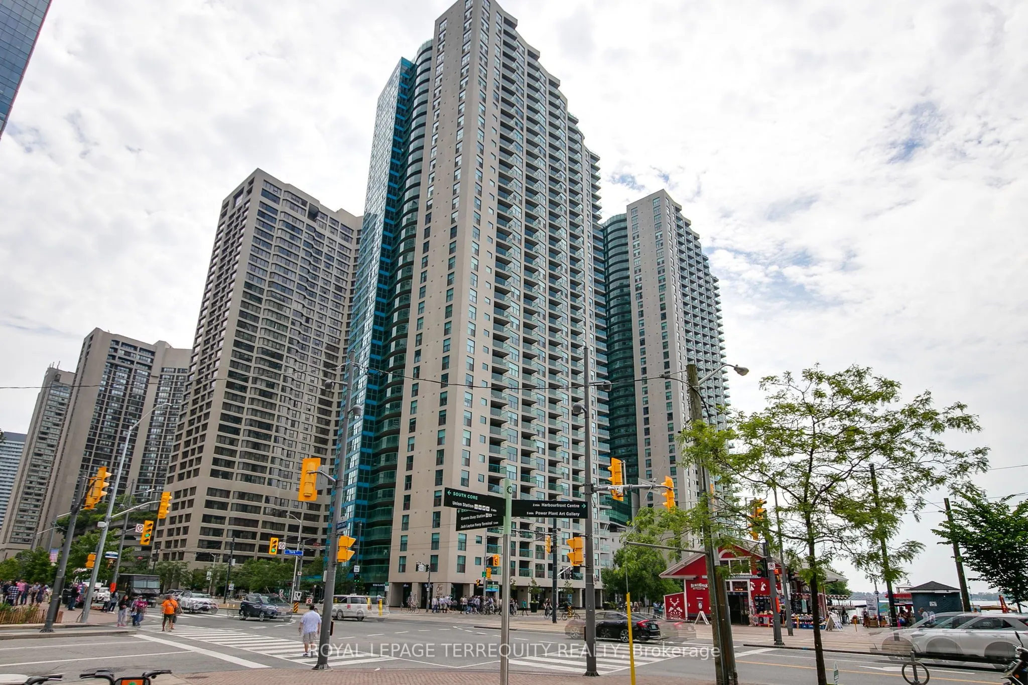 77 Harbour Square, #2707
