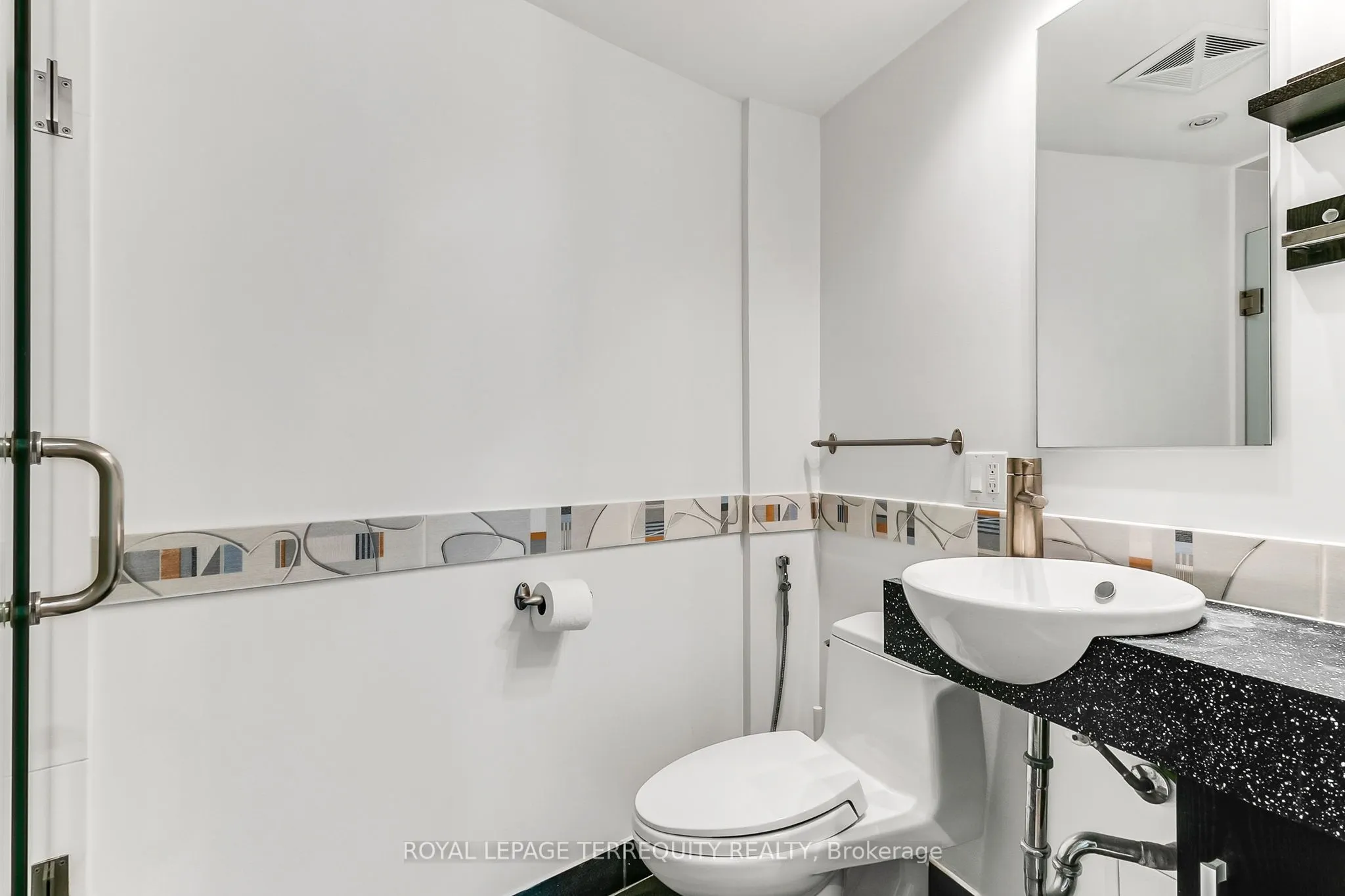 77 Harbour Square, #2707