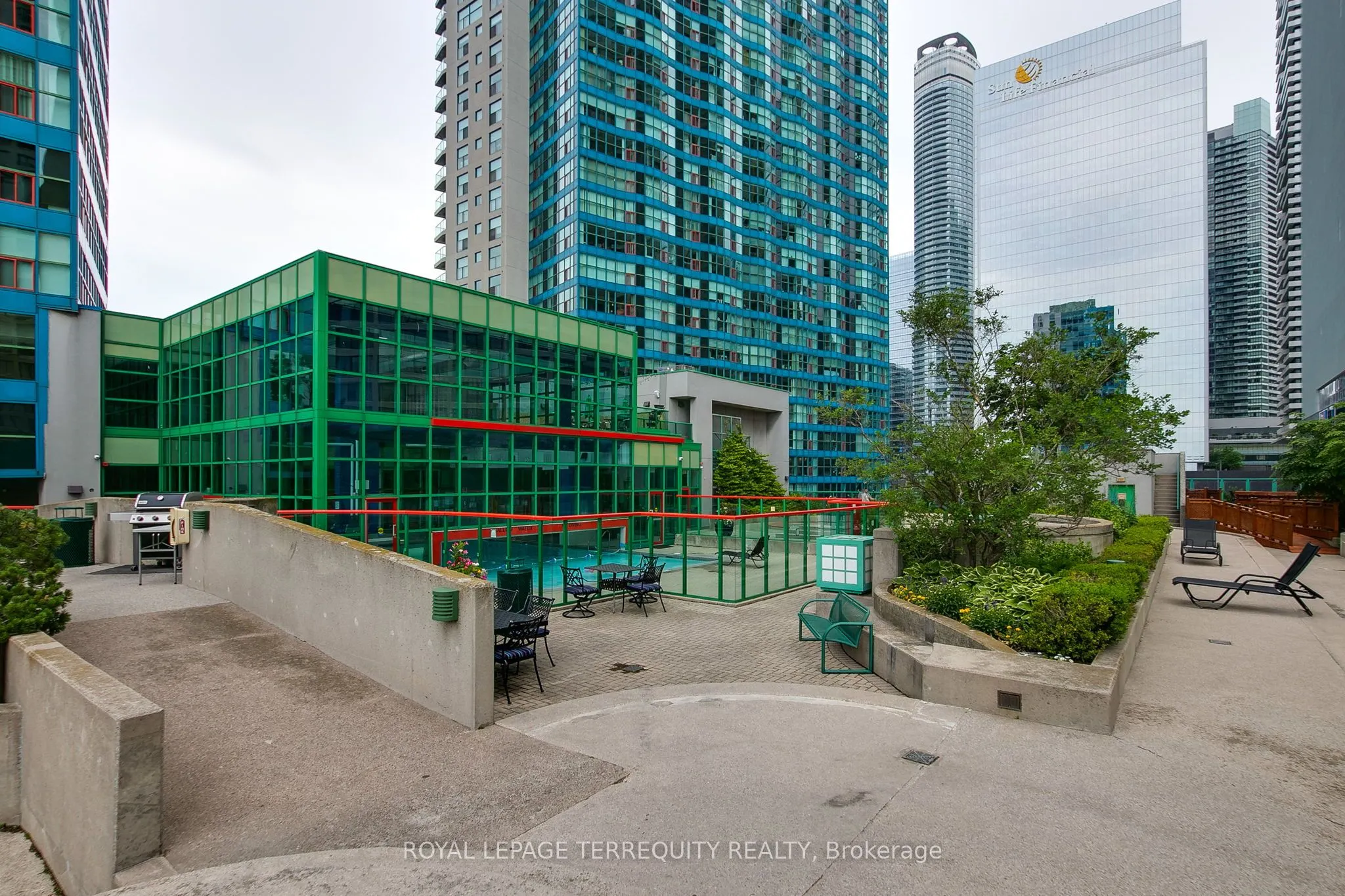 77 Harbour Square, #2707
