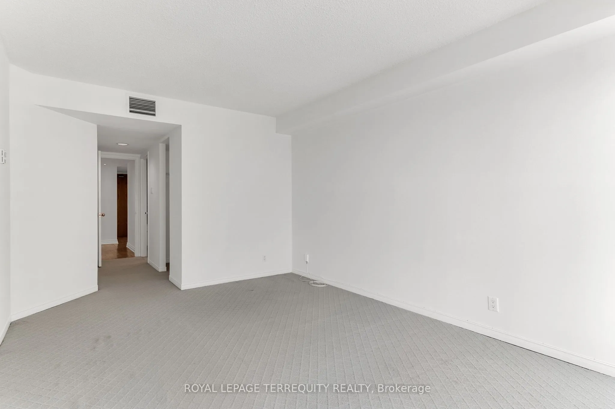77 Harbour Square, #2707