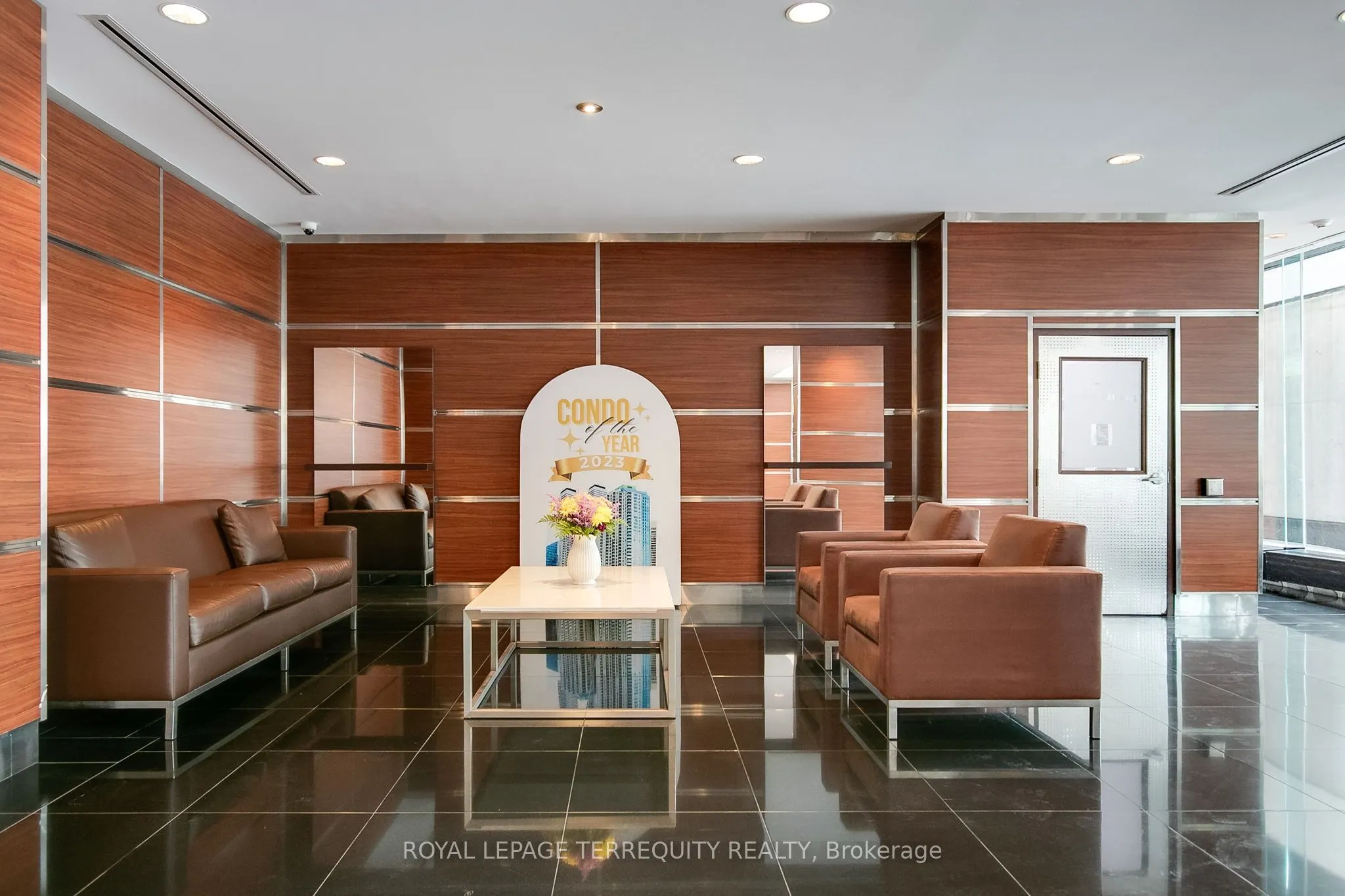 77 Harbour Square, #2707