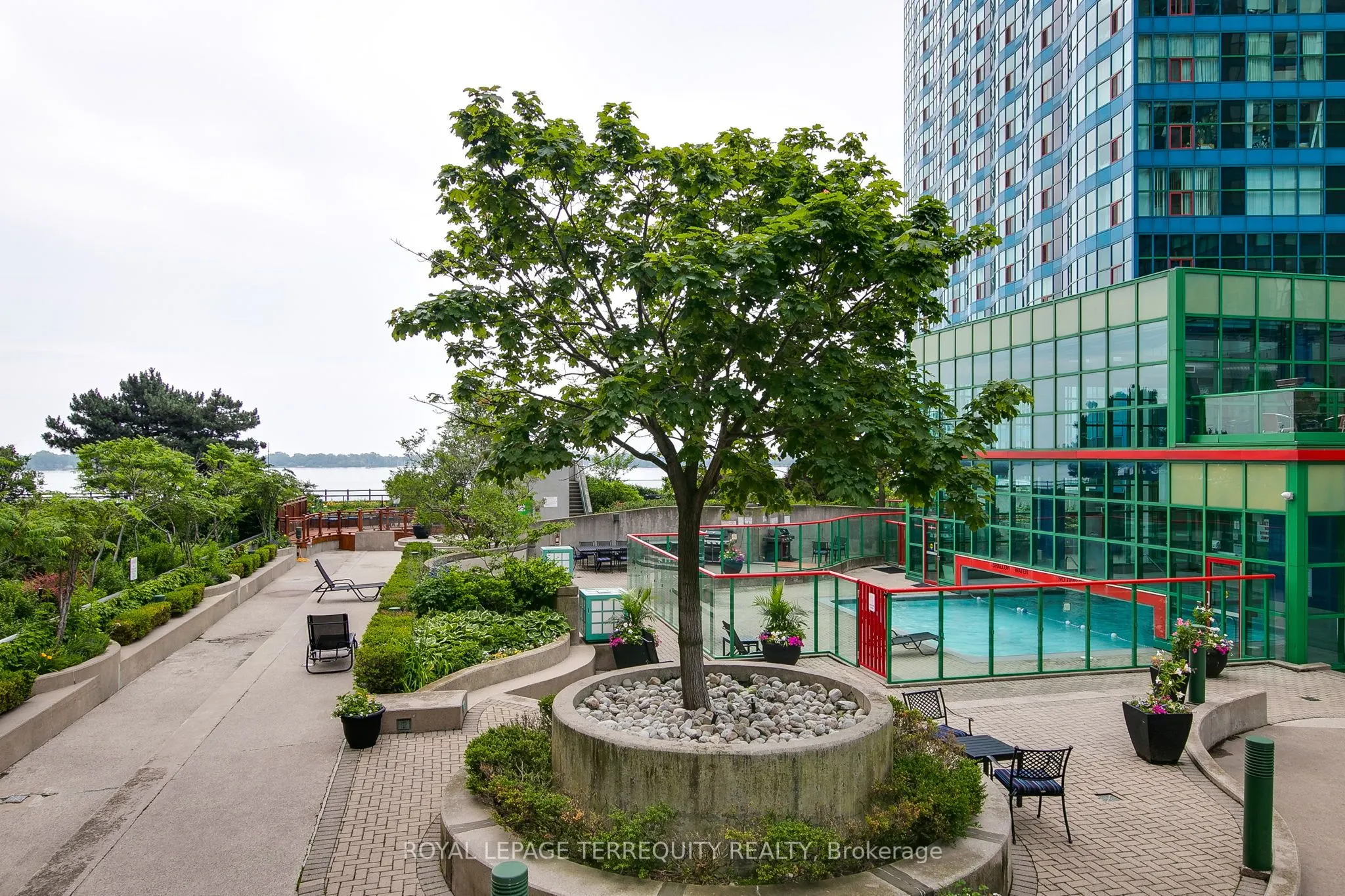 77 Harbour Square, #2707