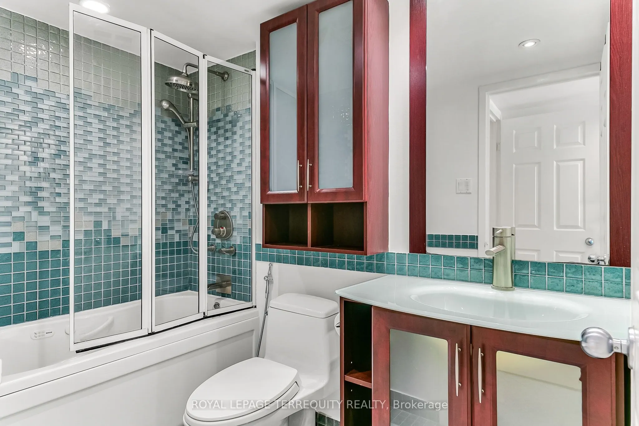 77 Harbour Square, #2707