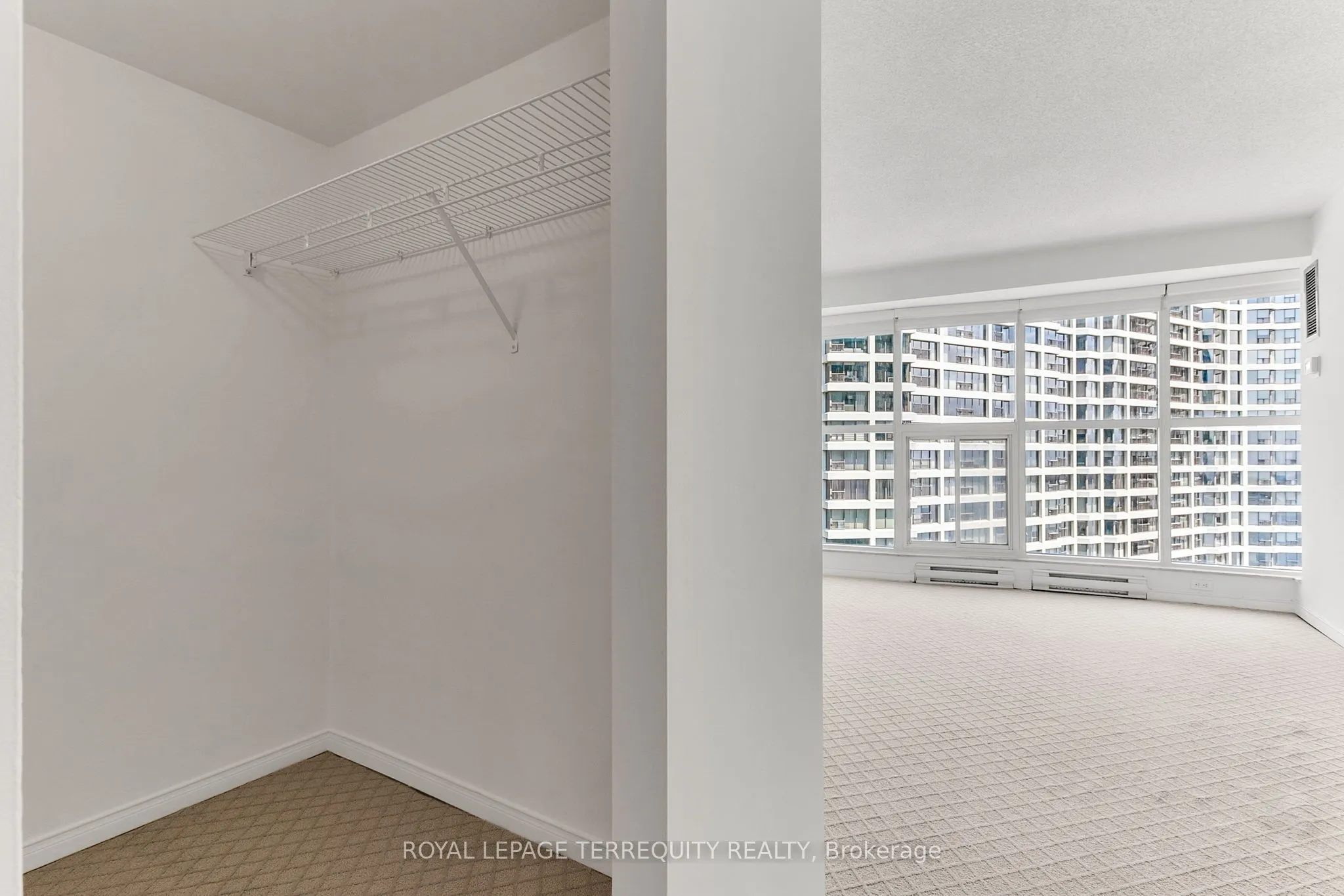 77 Harbour Square, #2707