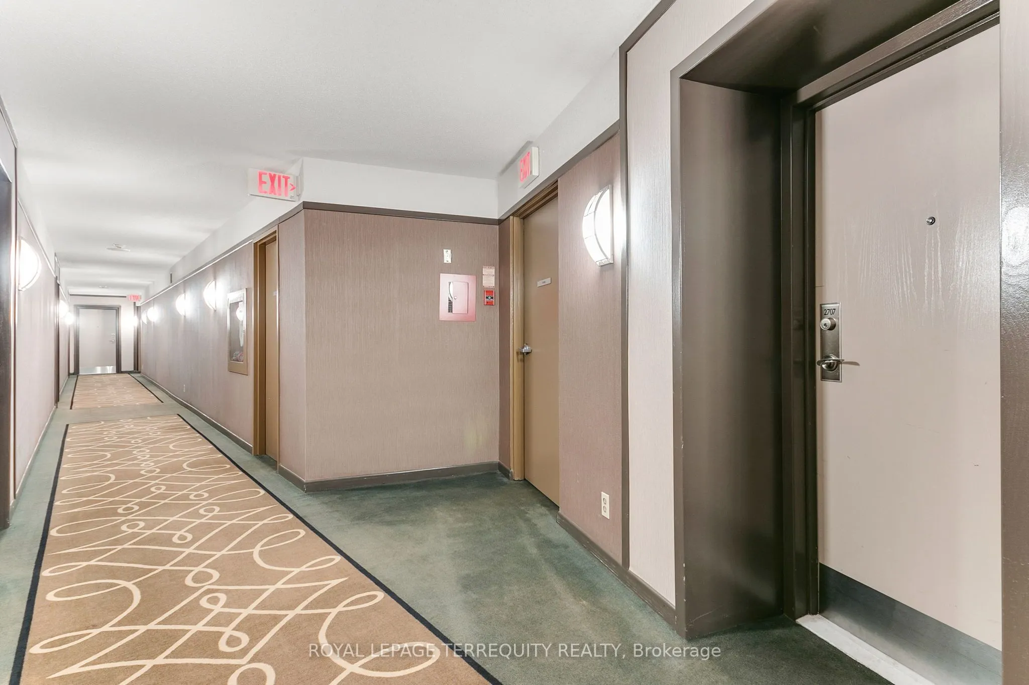 77 Harbour Square, #2707