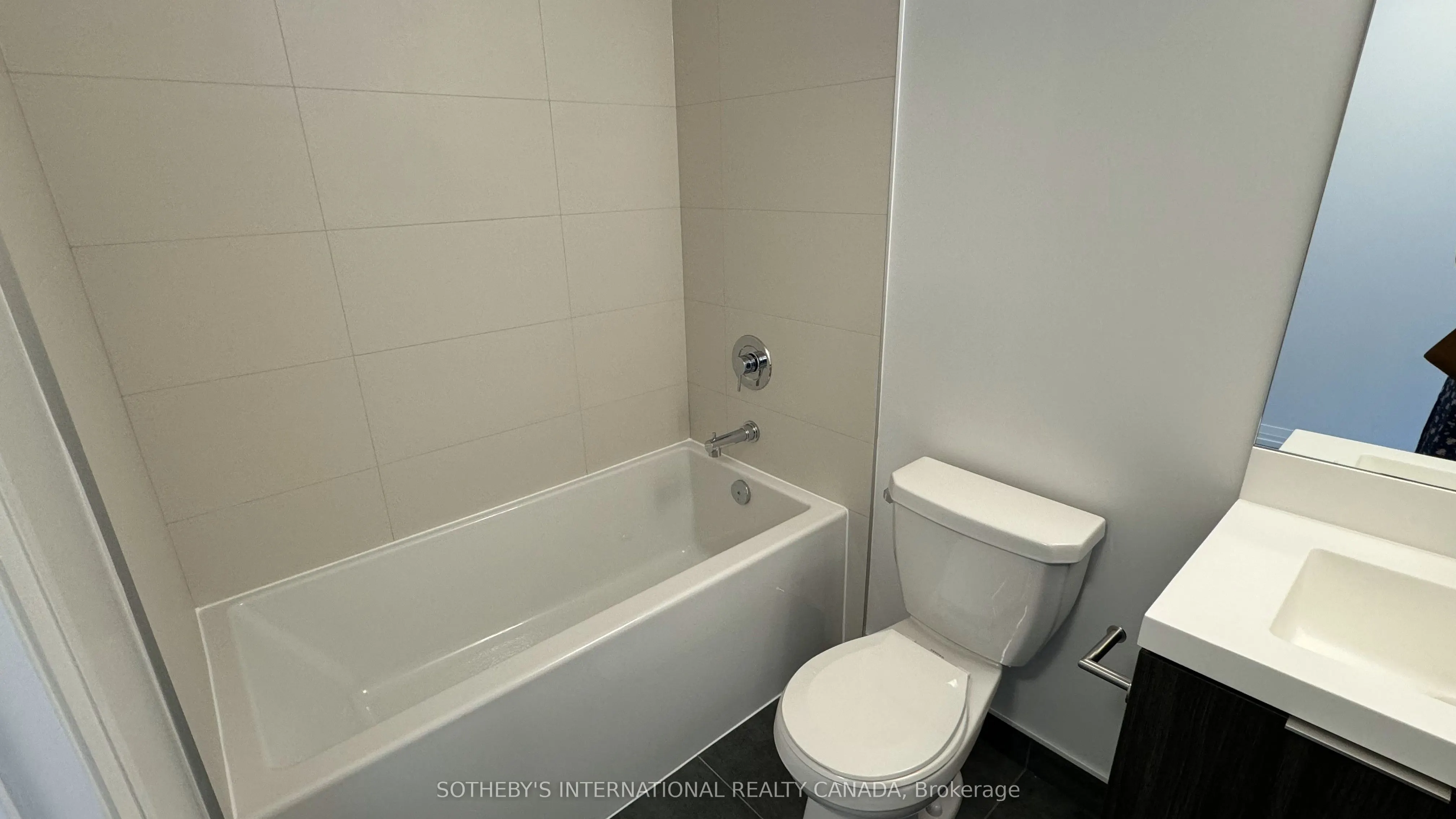 28 Widmer Street, #3226