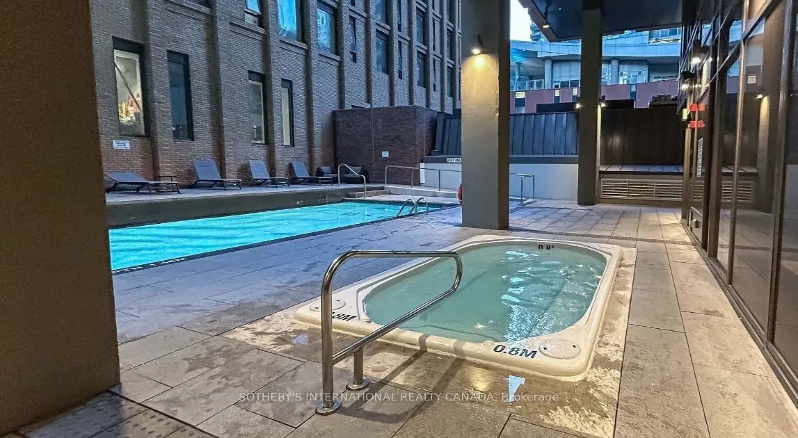 28 Widmer Street, #3226