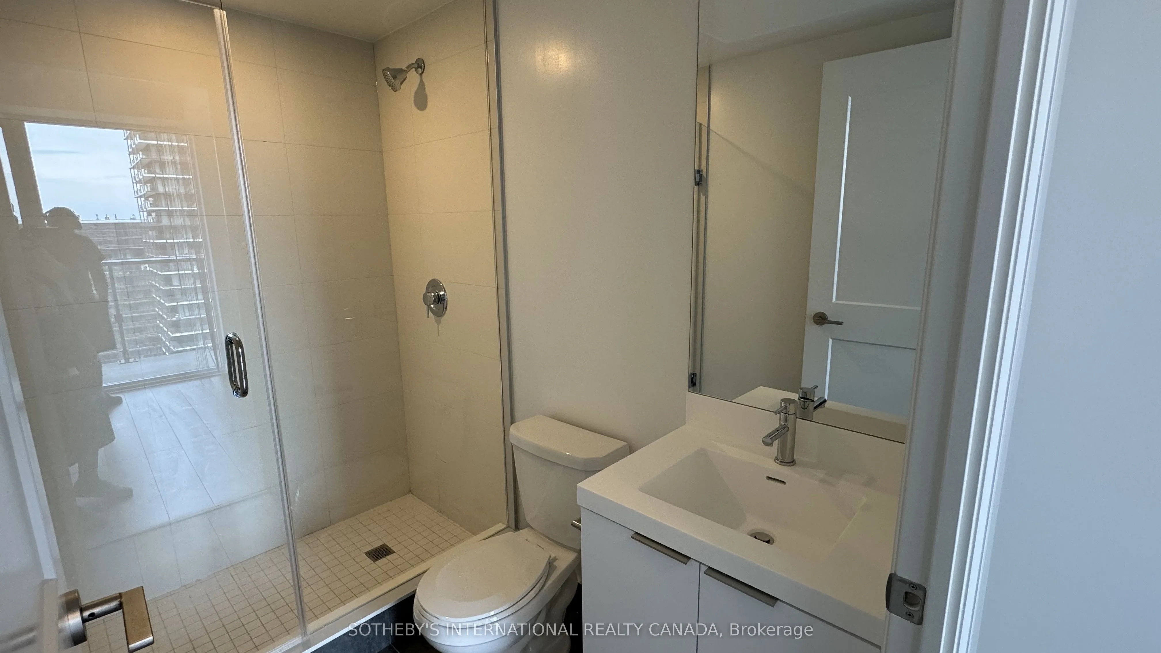 28 Widmer Street, #3226