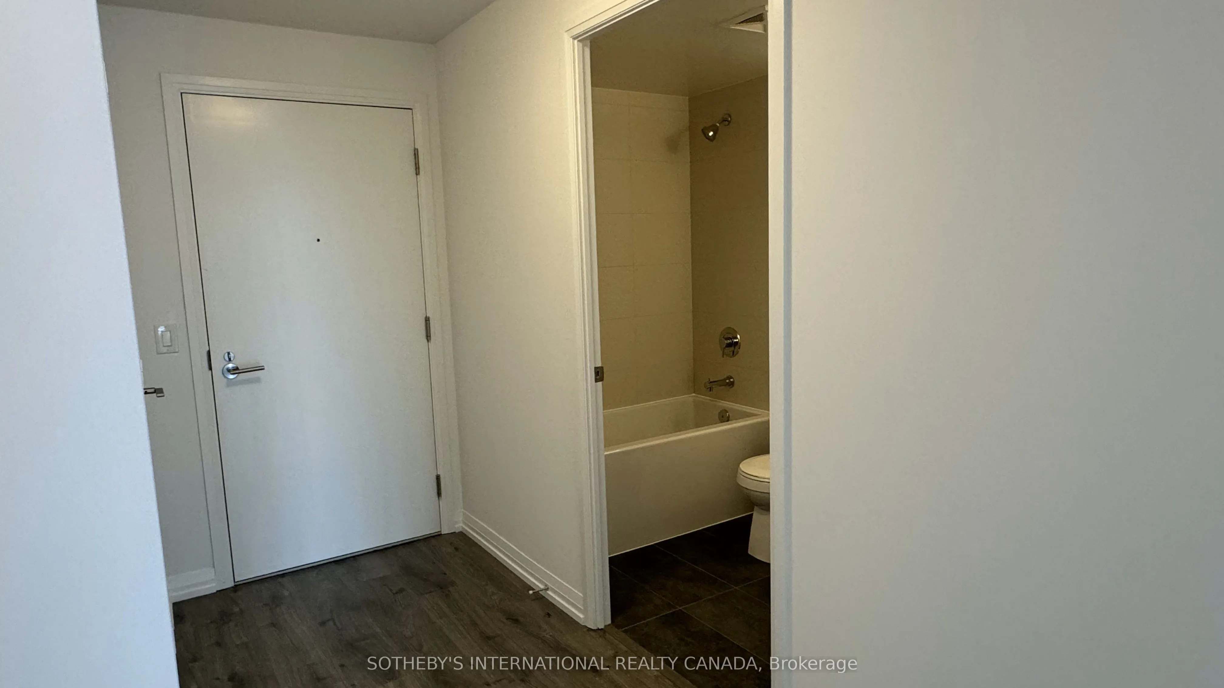28 Widmer Street, #3226