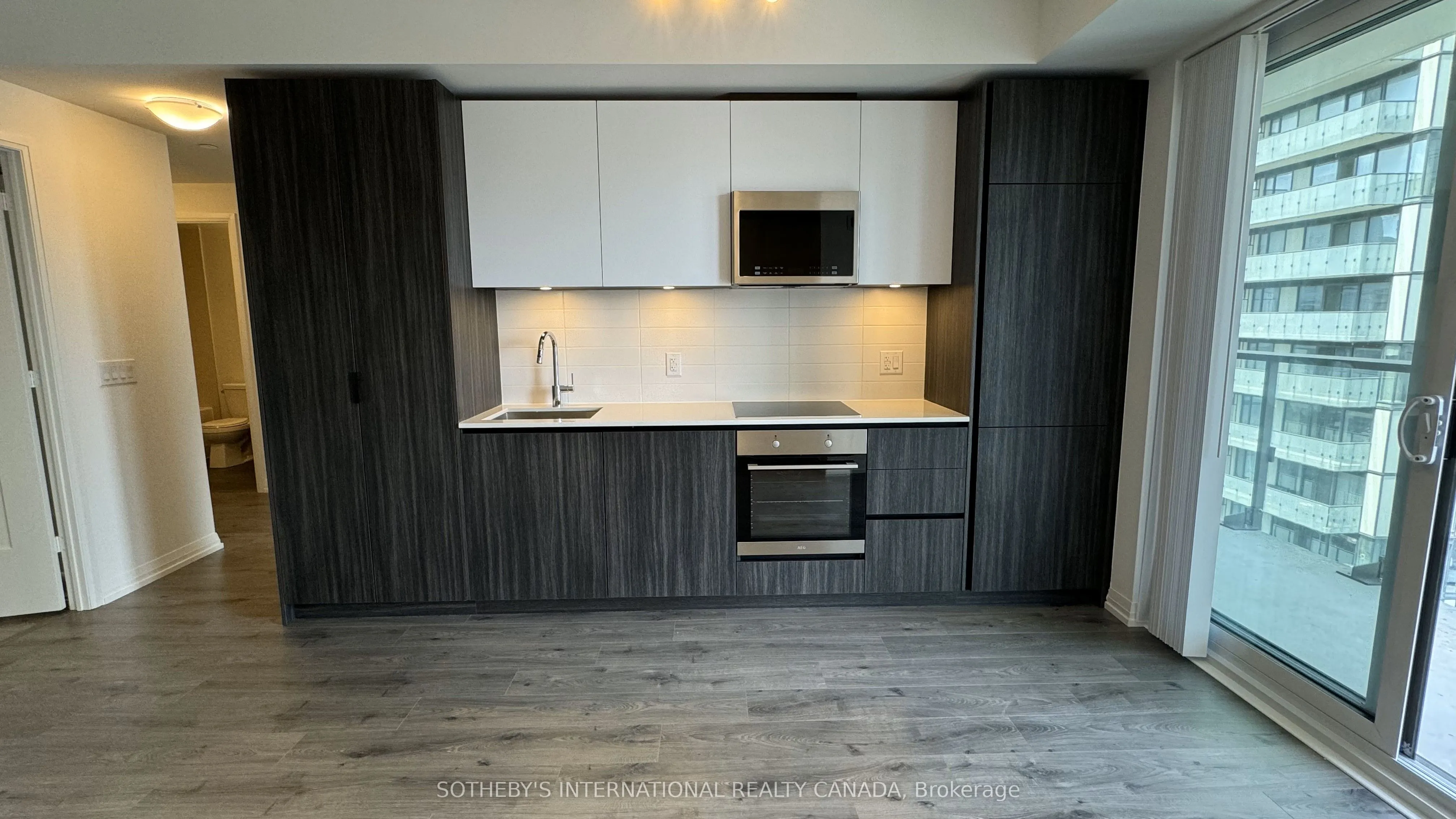 28 Widmer Street, #3226