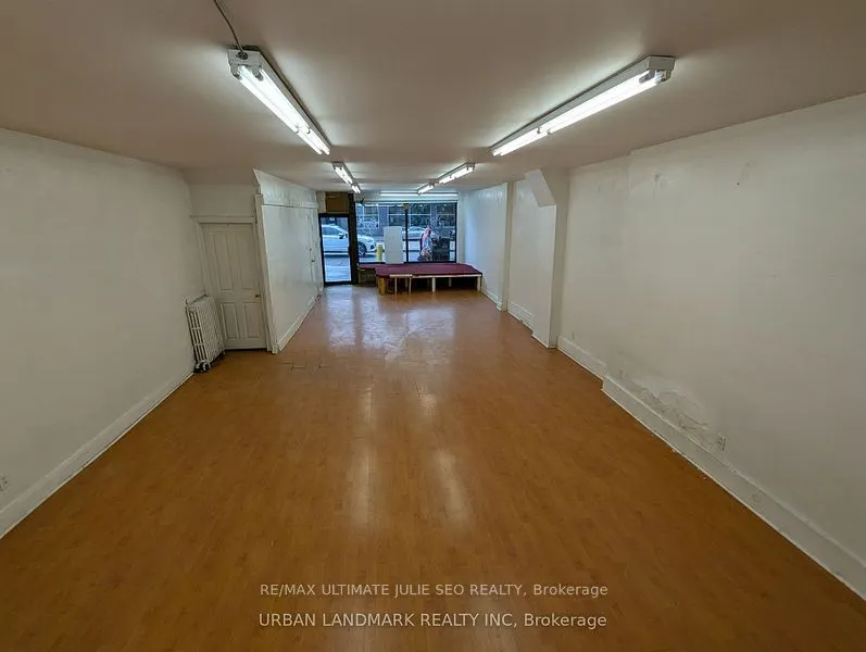 566 St Clair Avenue W