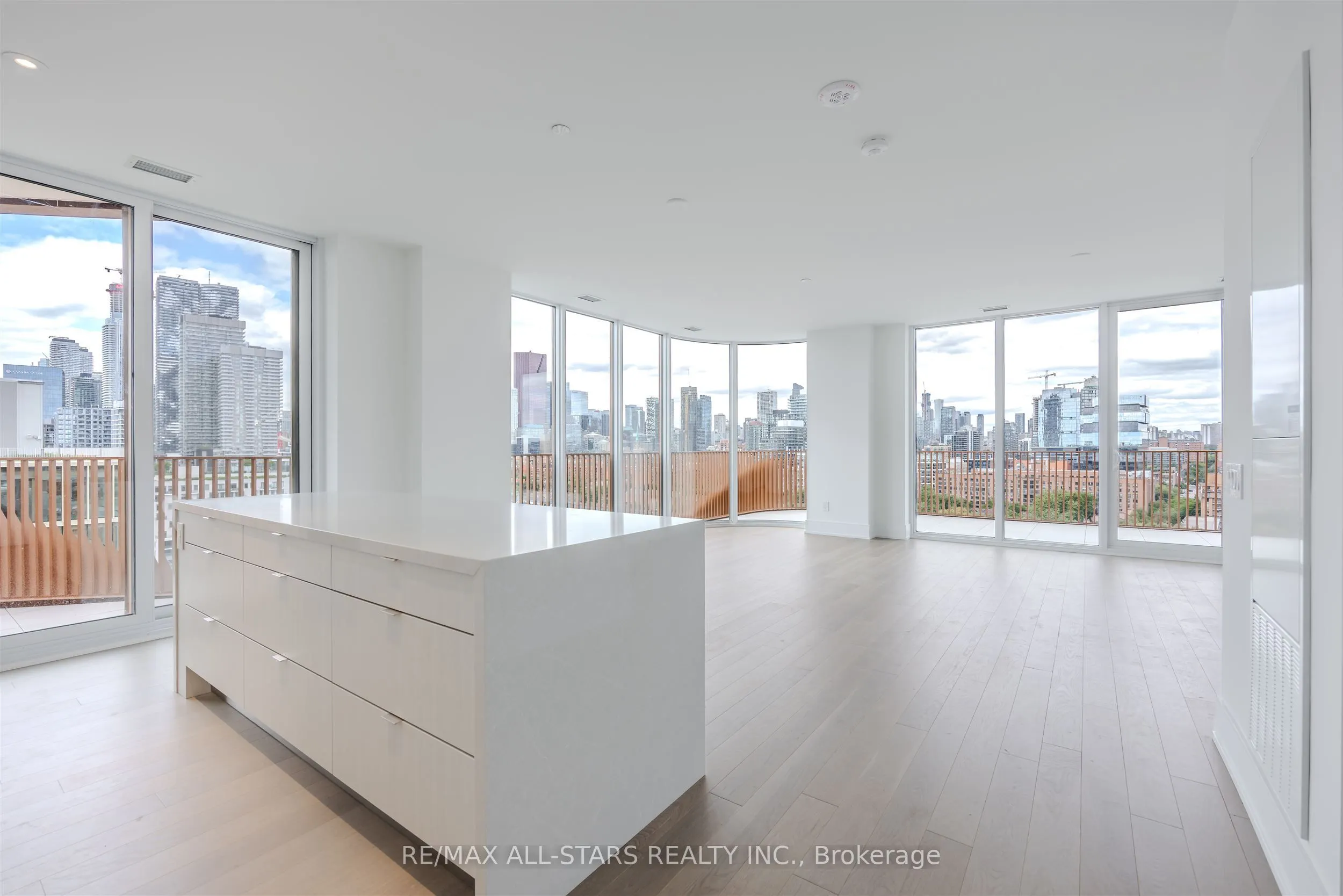 155 Merchants Wharf, #1328