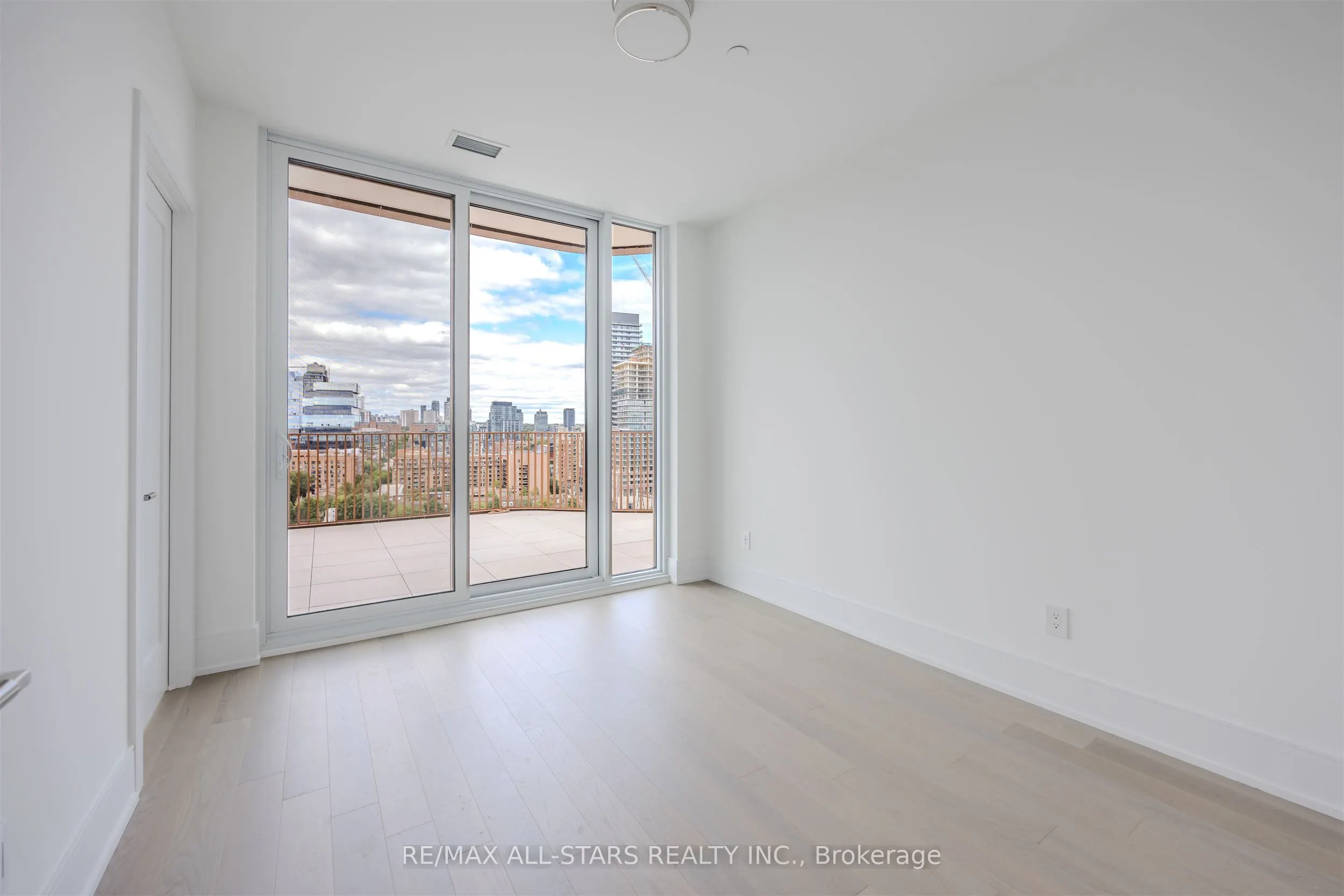 155 Merchants Wharf, #1328
