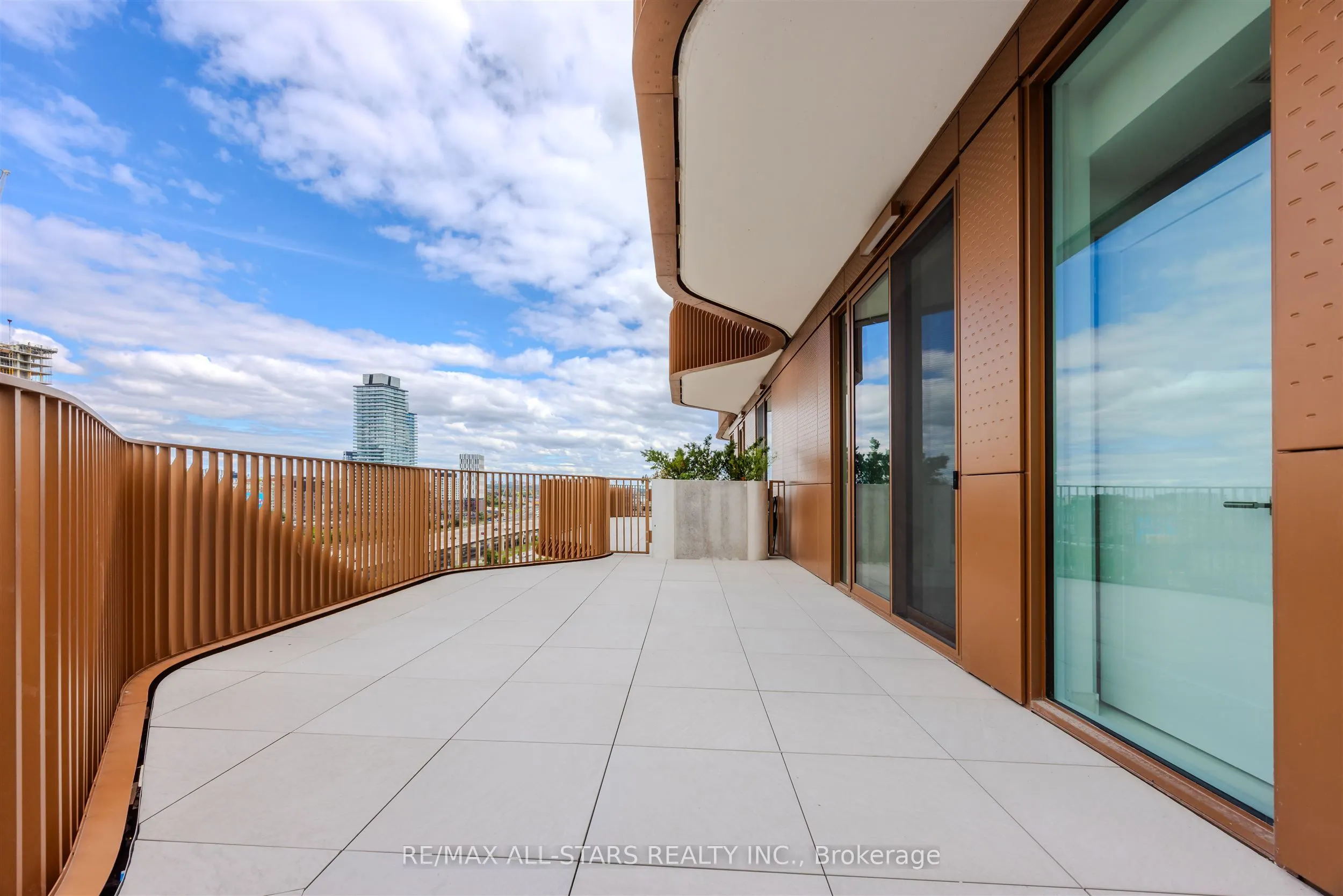 155 Merchants Wharf, #1328