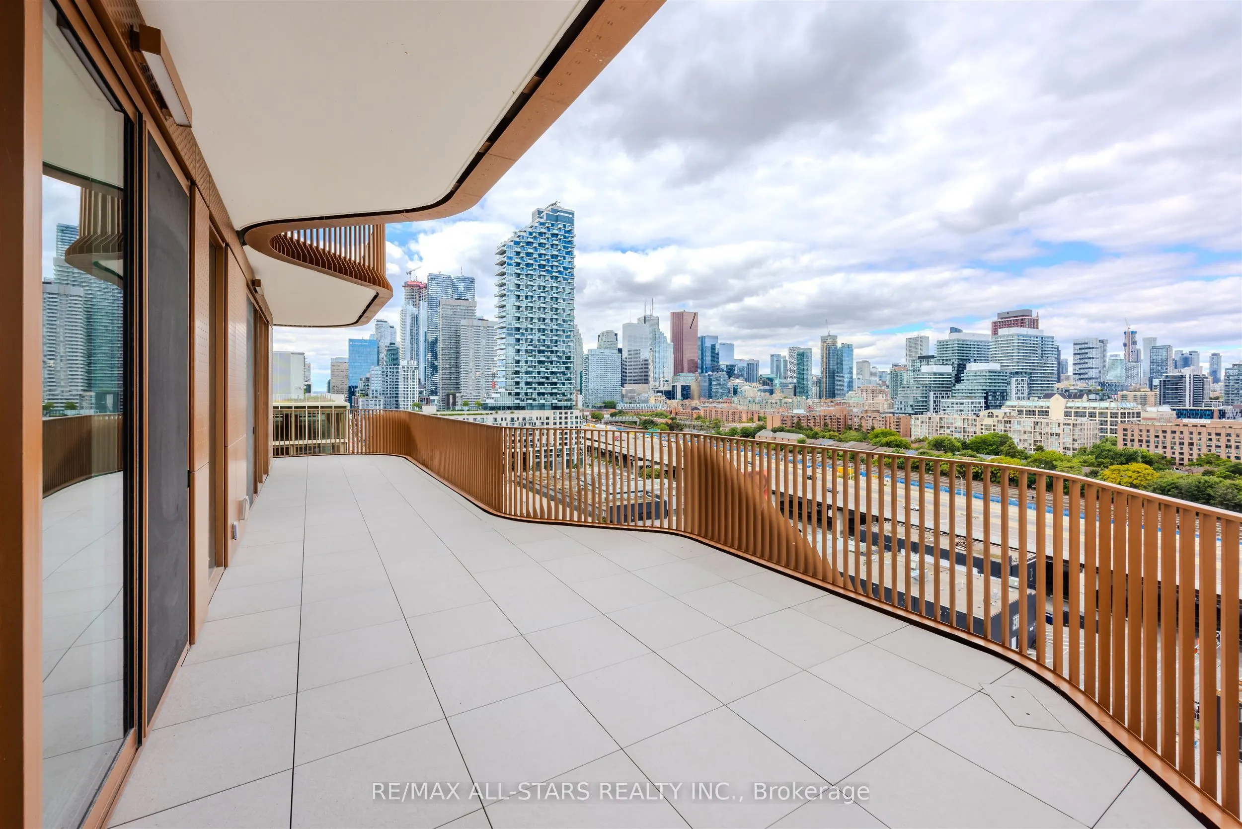 155 Merchants Wharf, #1328