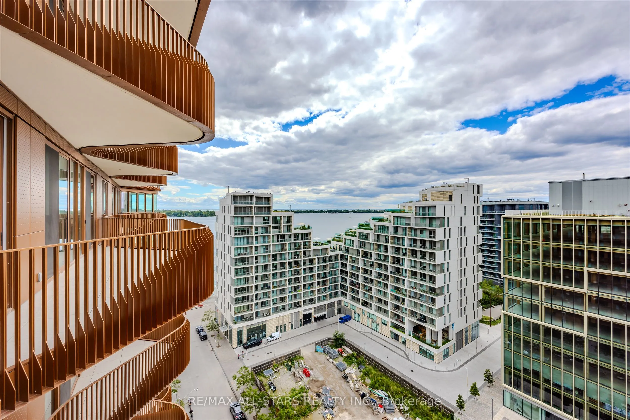 155 Merchants Wharf, #1328