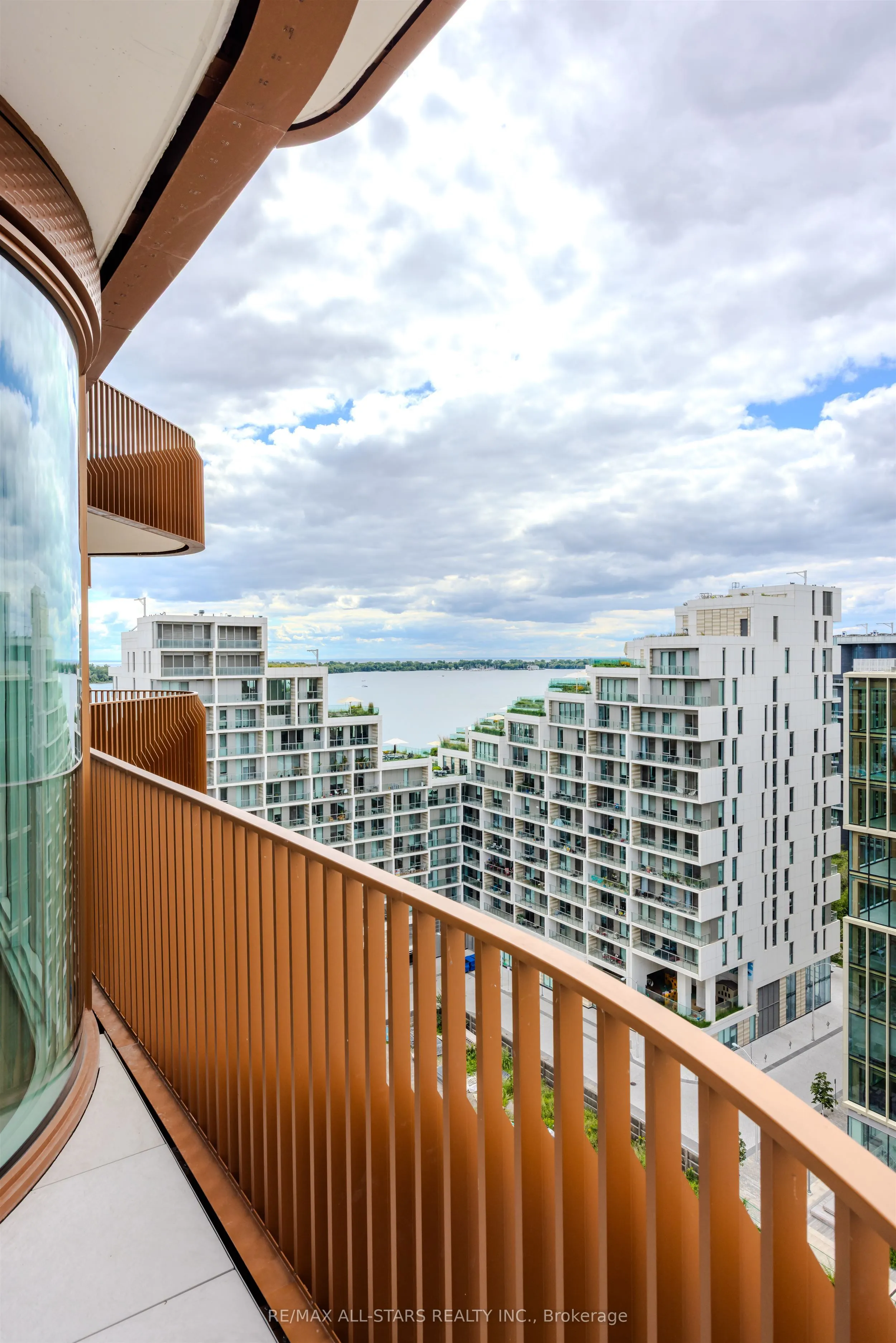 155 Merchants Wharf, #1328