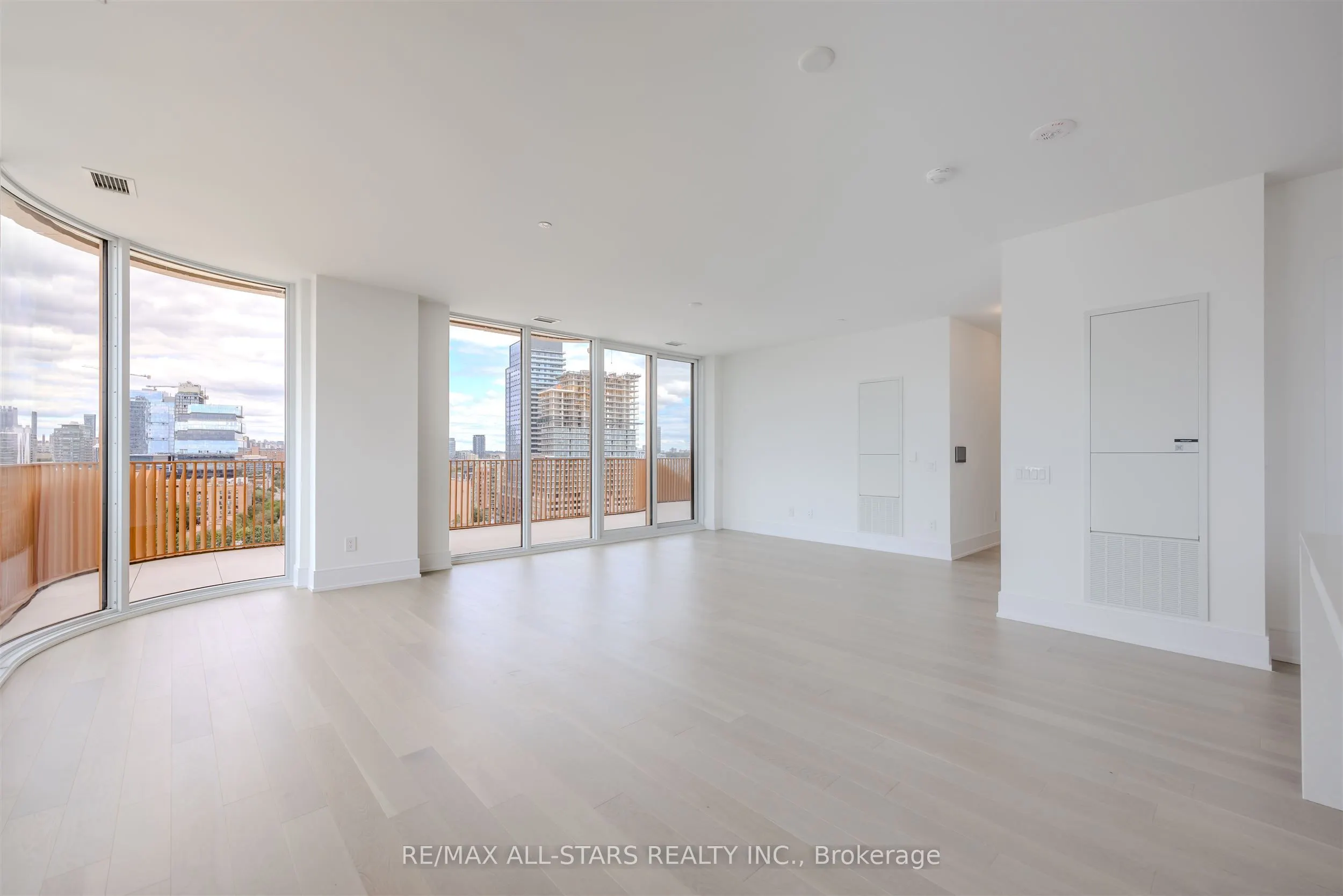 155 Merchants Wharf, #1328
