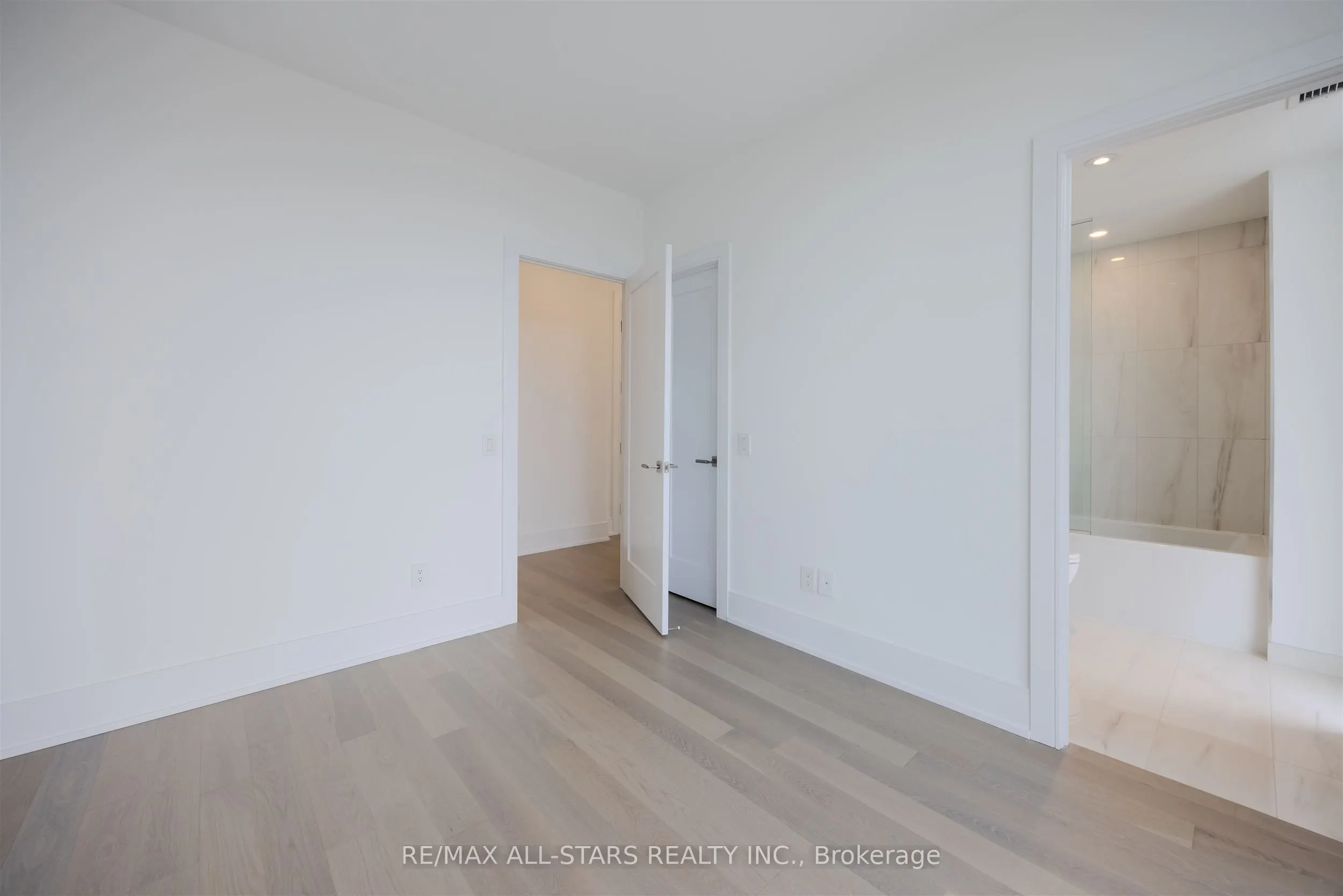 155 Merchants Wharf, #1328