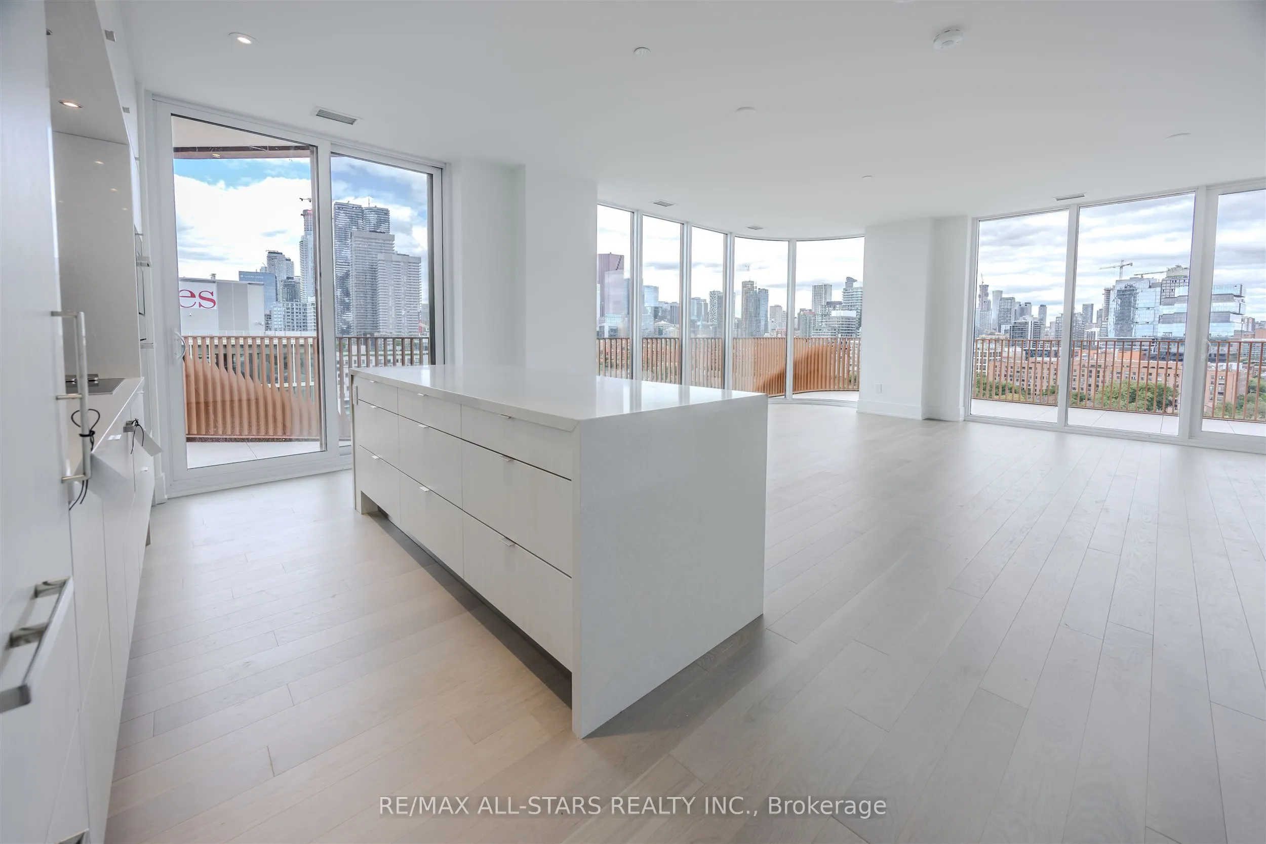 155 Merchants Wharf, #1328