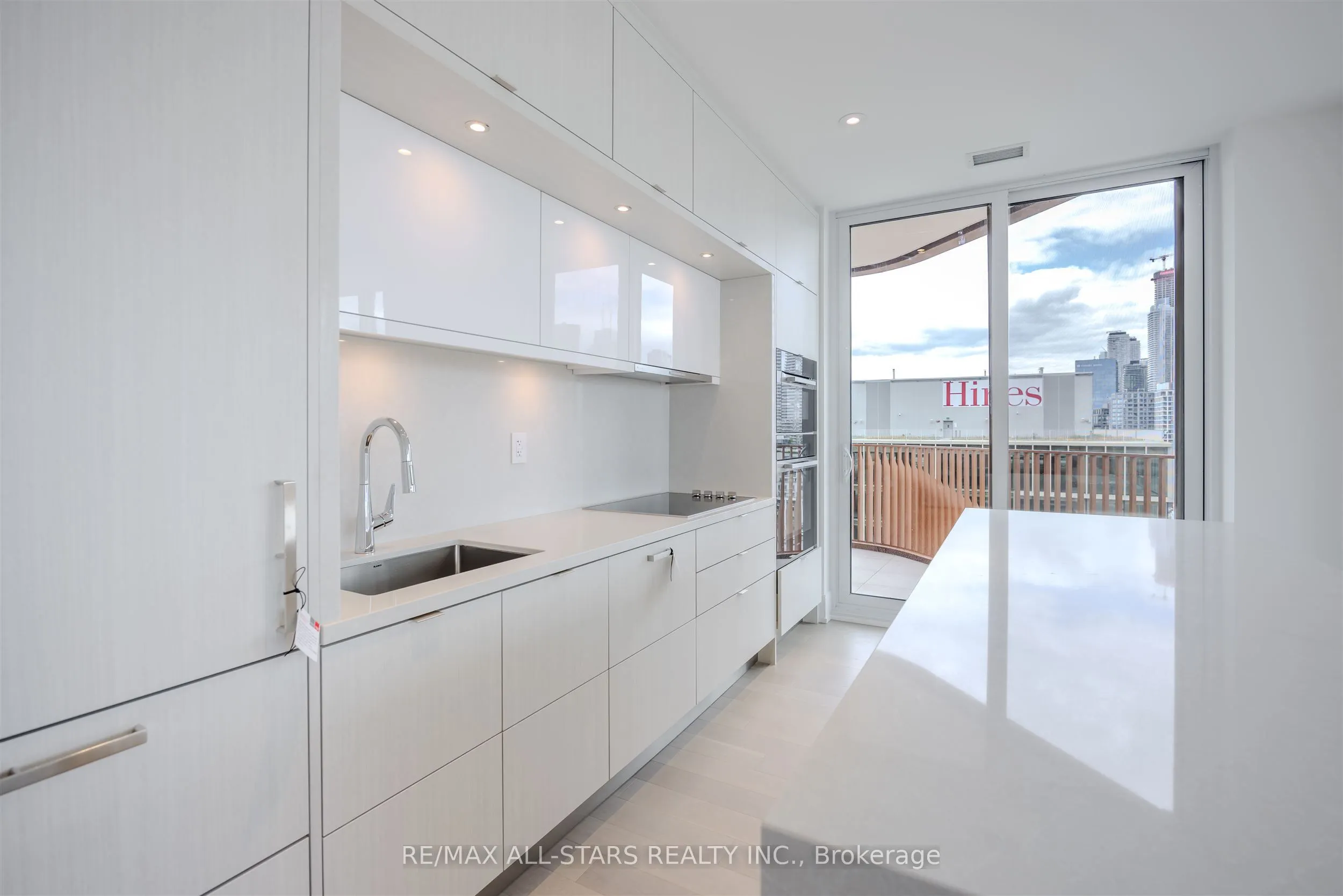 155 Merchants Wharf, #1328