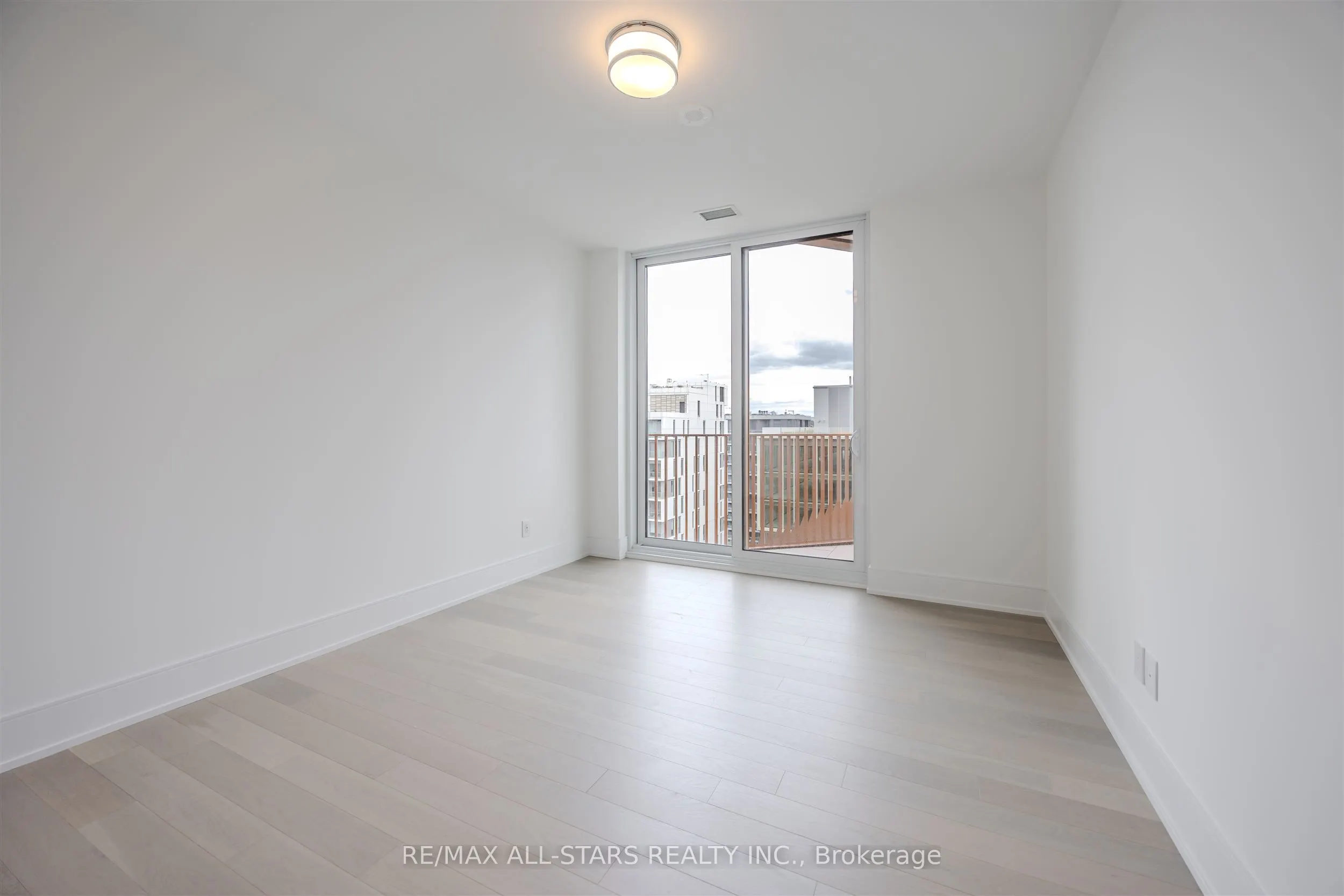 155 Merchants Wharf, #1328