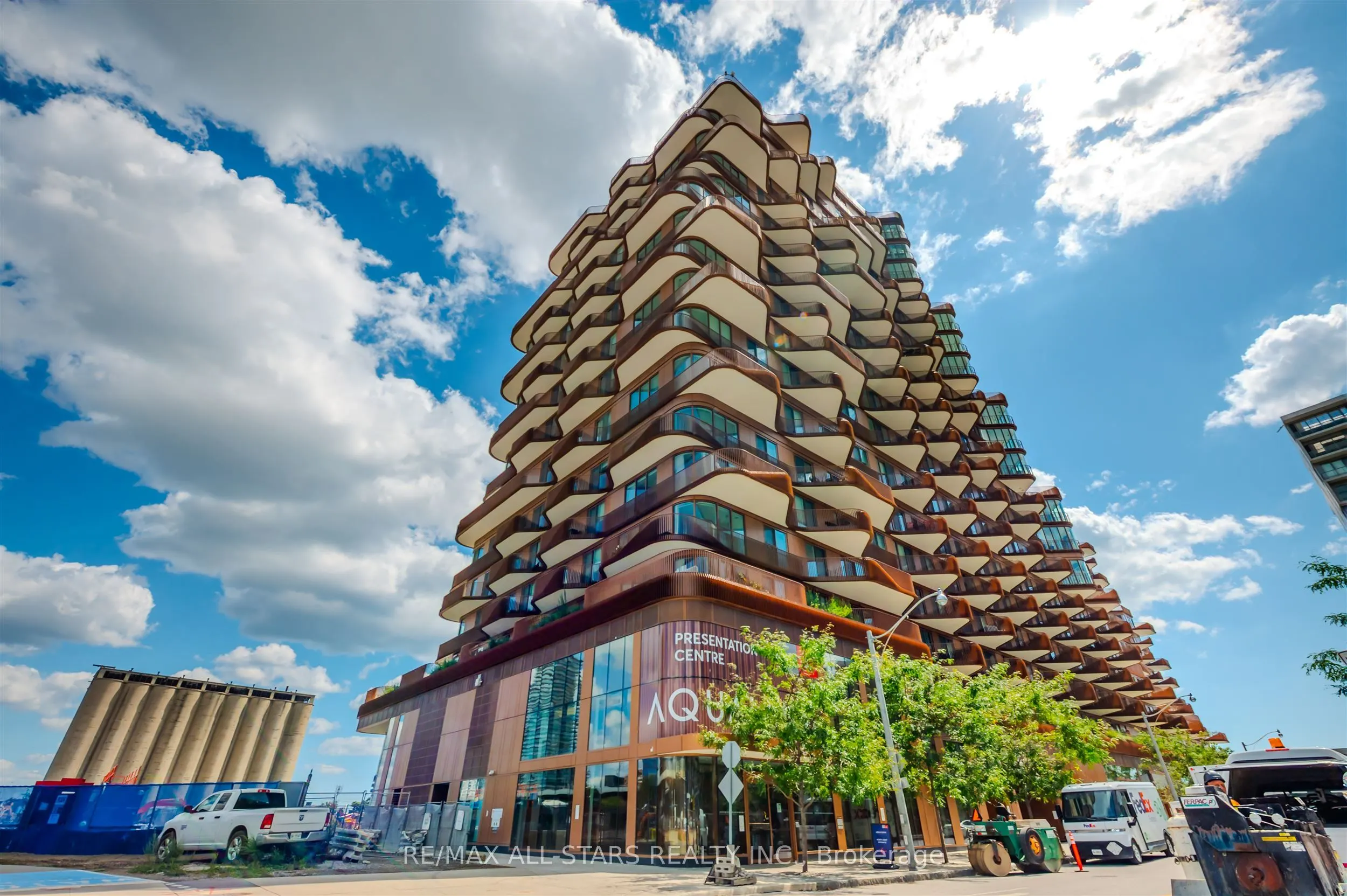 155 Merchants Wharf, #1328
