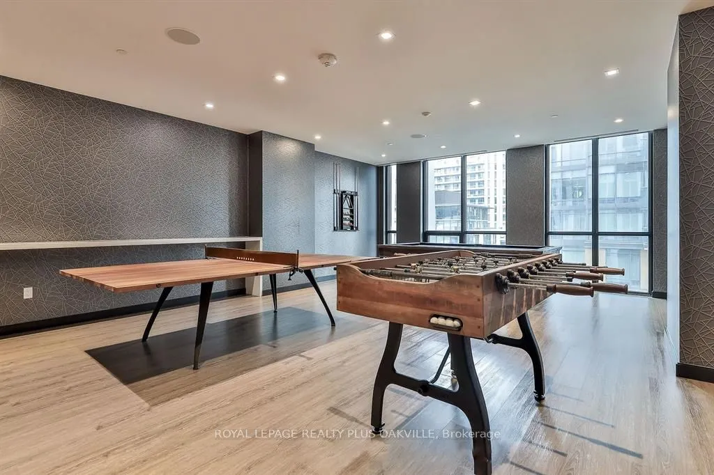 1 Yorkville Avenue, #3406