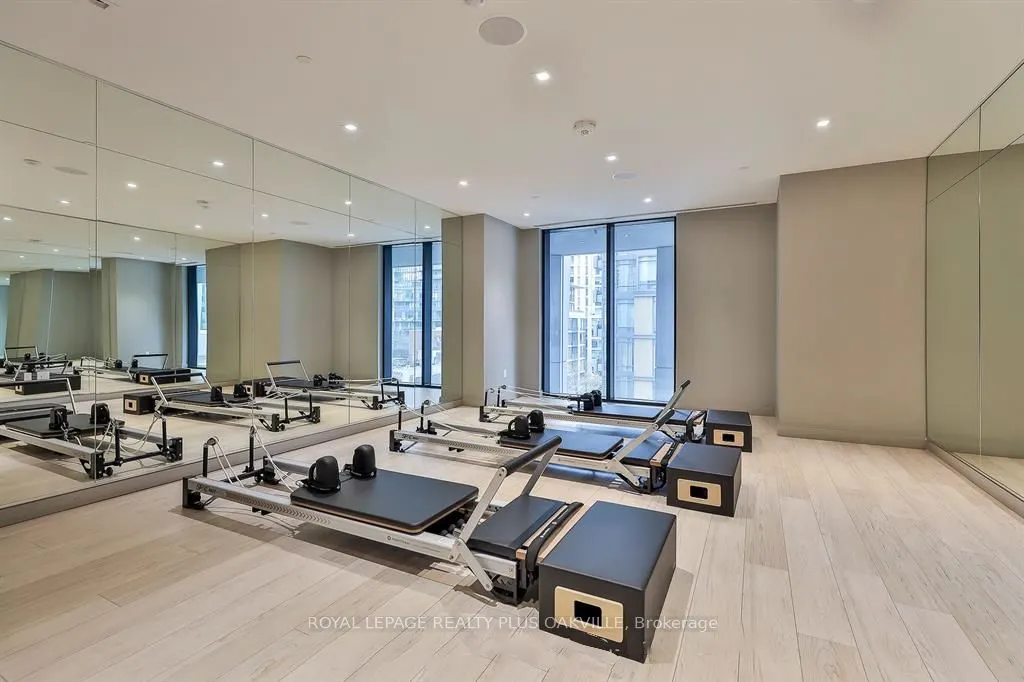 1 Yorkville Avenue, #3406