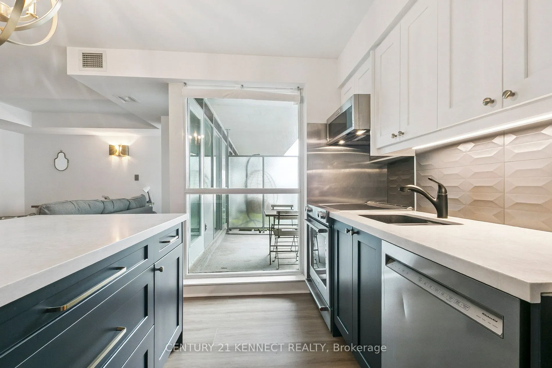 80 Western Battery Road, #1502