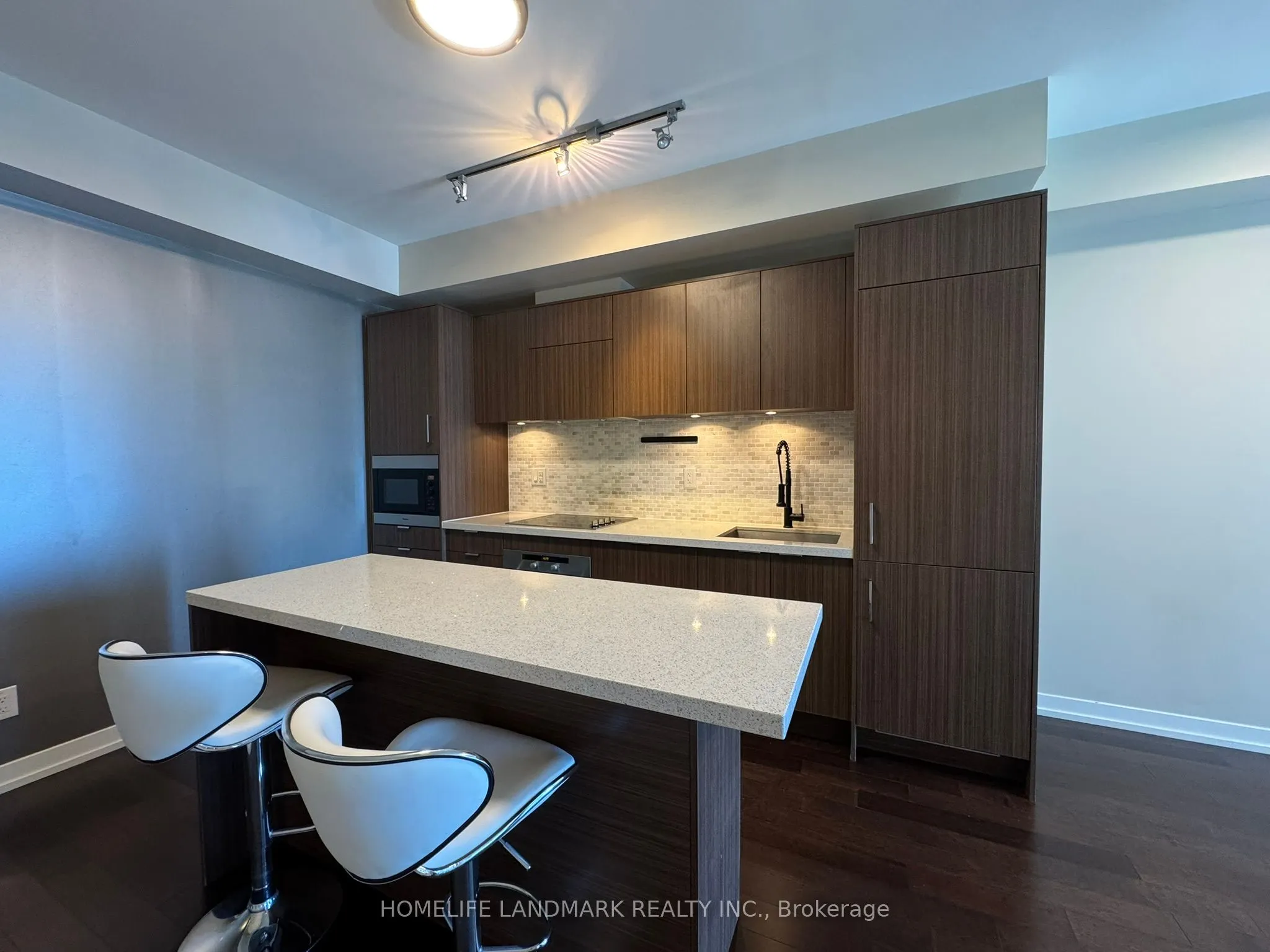 21 Widmer Street, #3010
