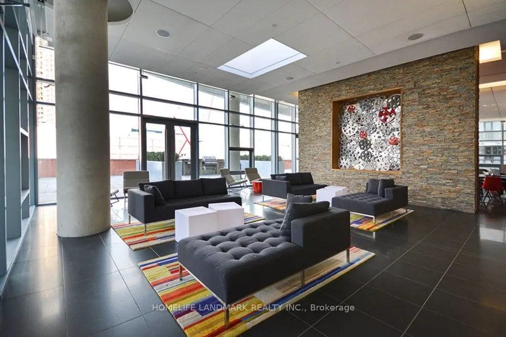 21 Widmer Street, #3010