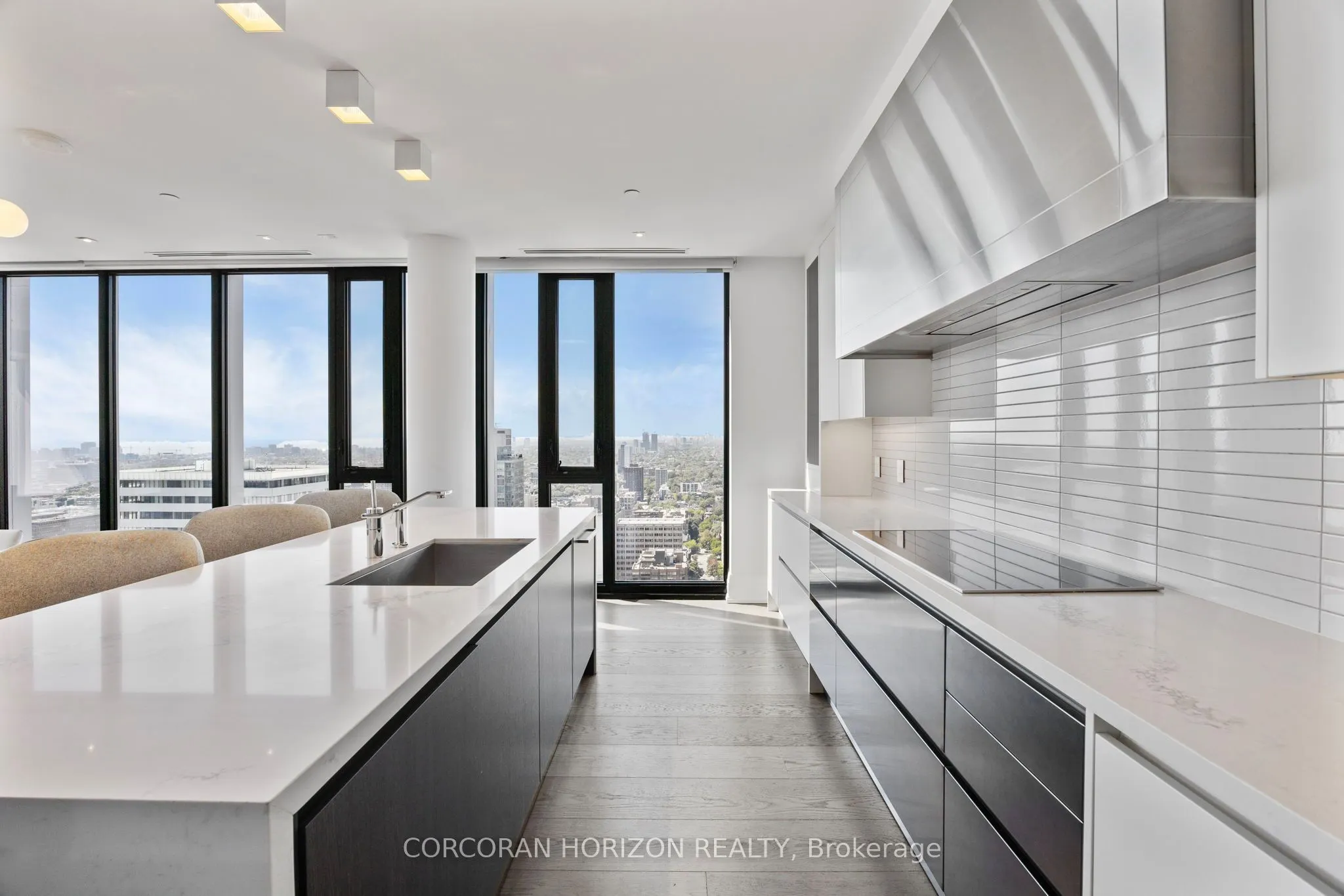 200 Cumberland Street, #3702