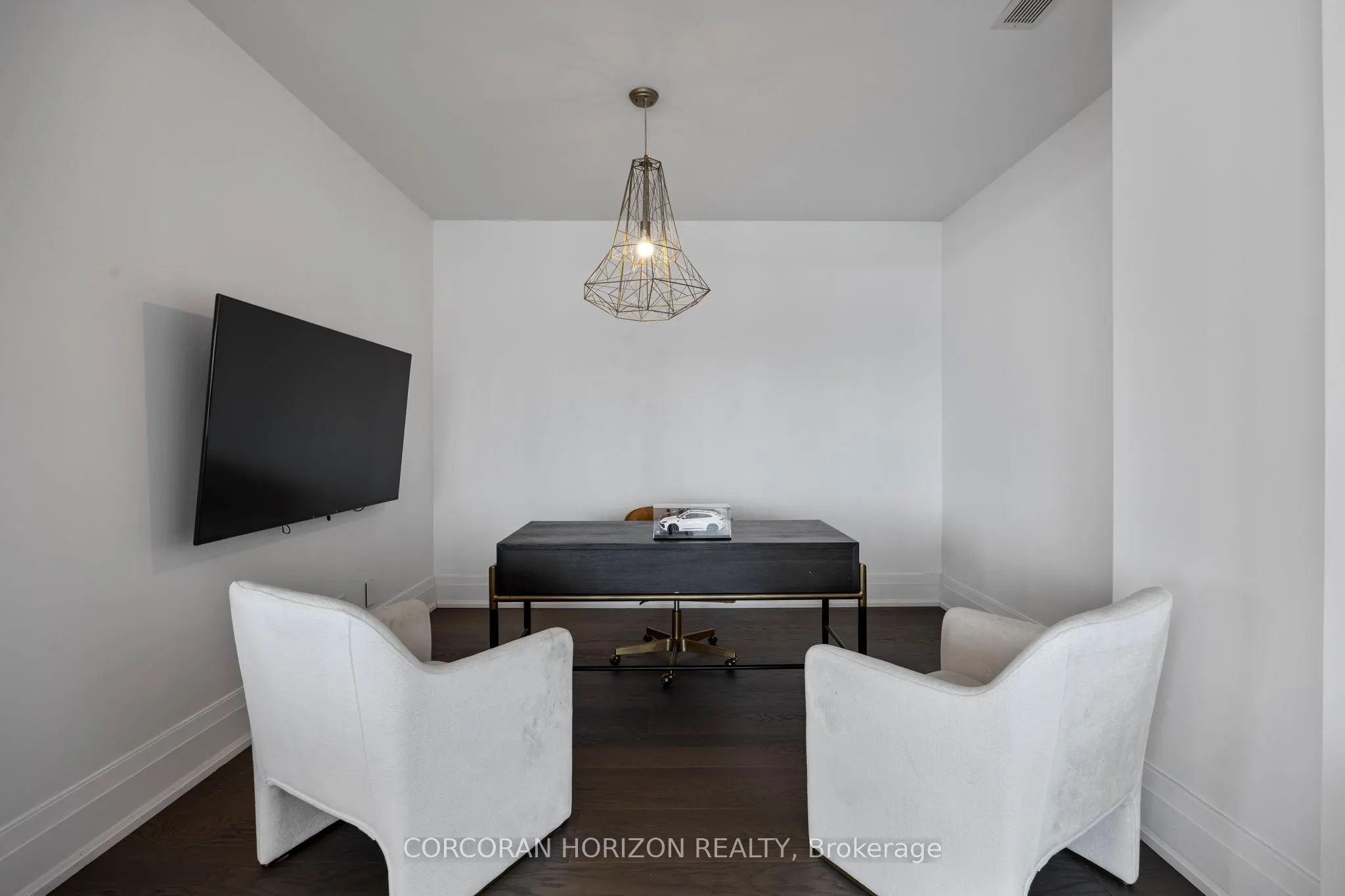 200 Cumberland Street, #3702
