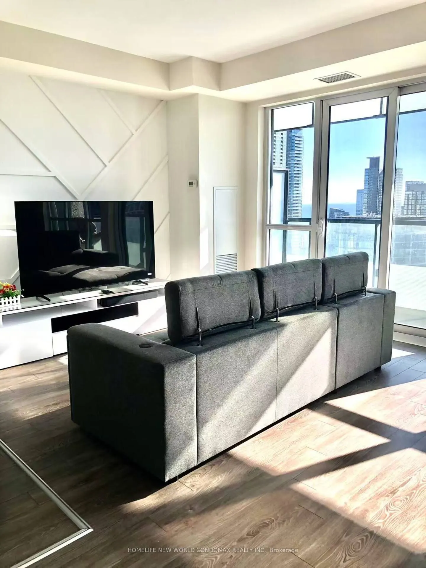 300 Front Street W, #3403