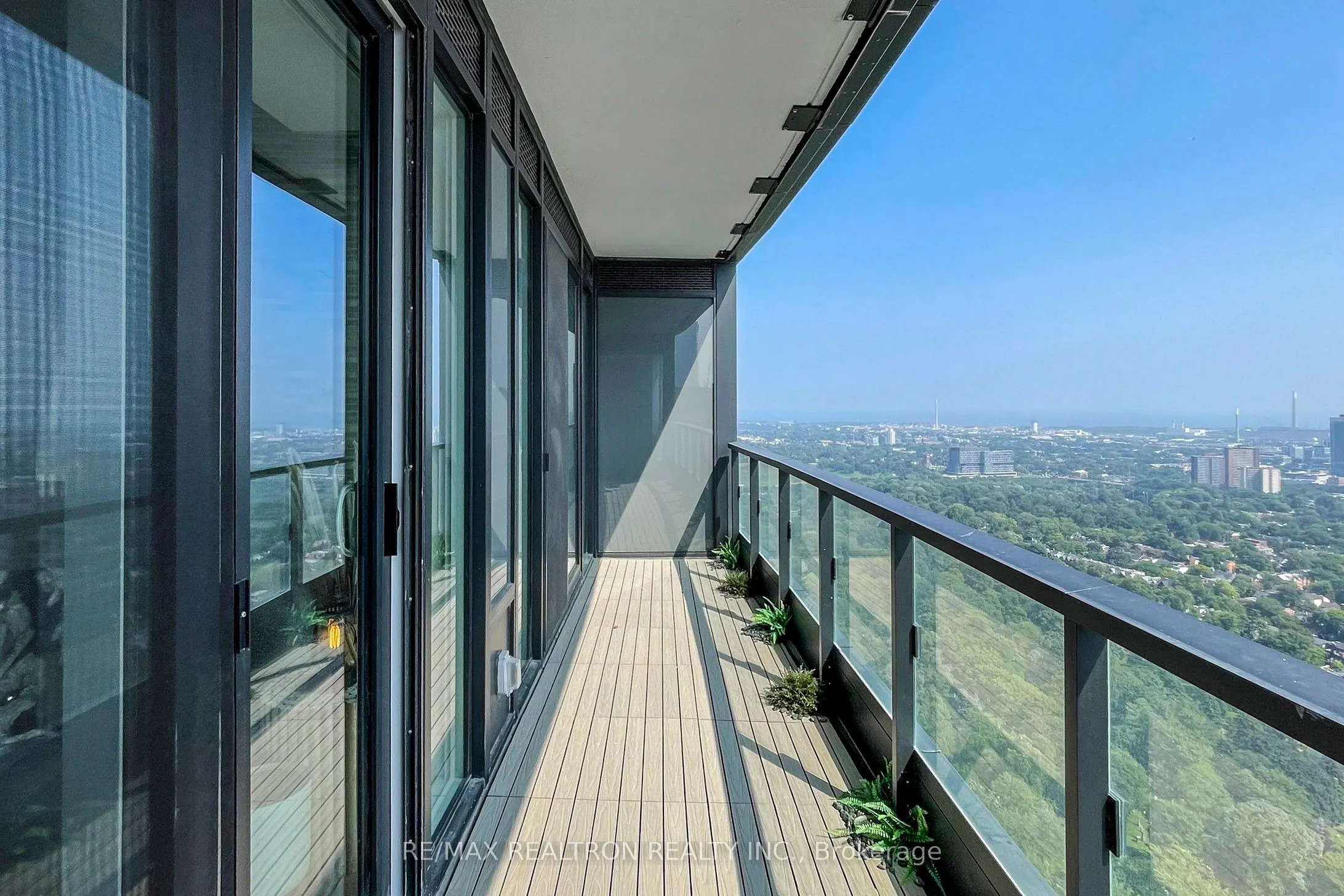 585 Bloor Street E, #4121