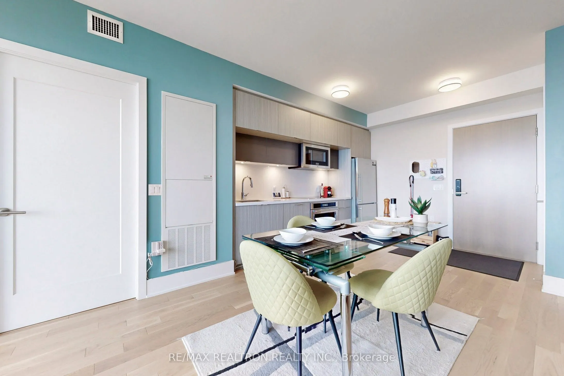 585 Bloor Street E, #4121