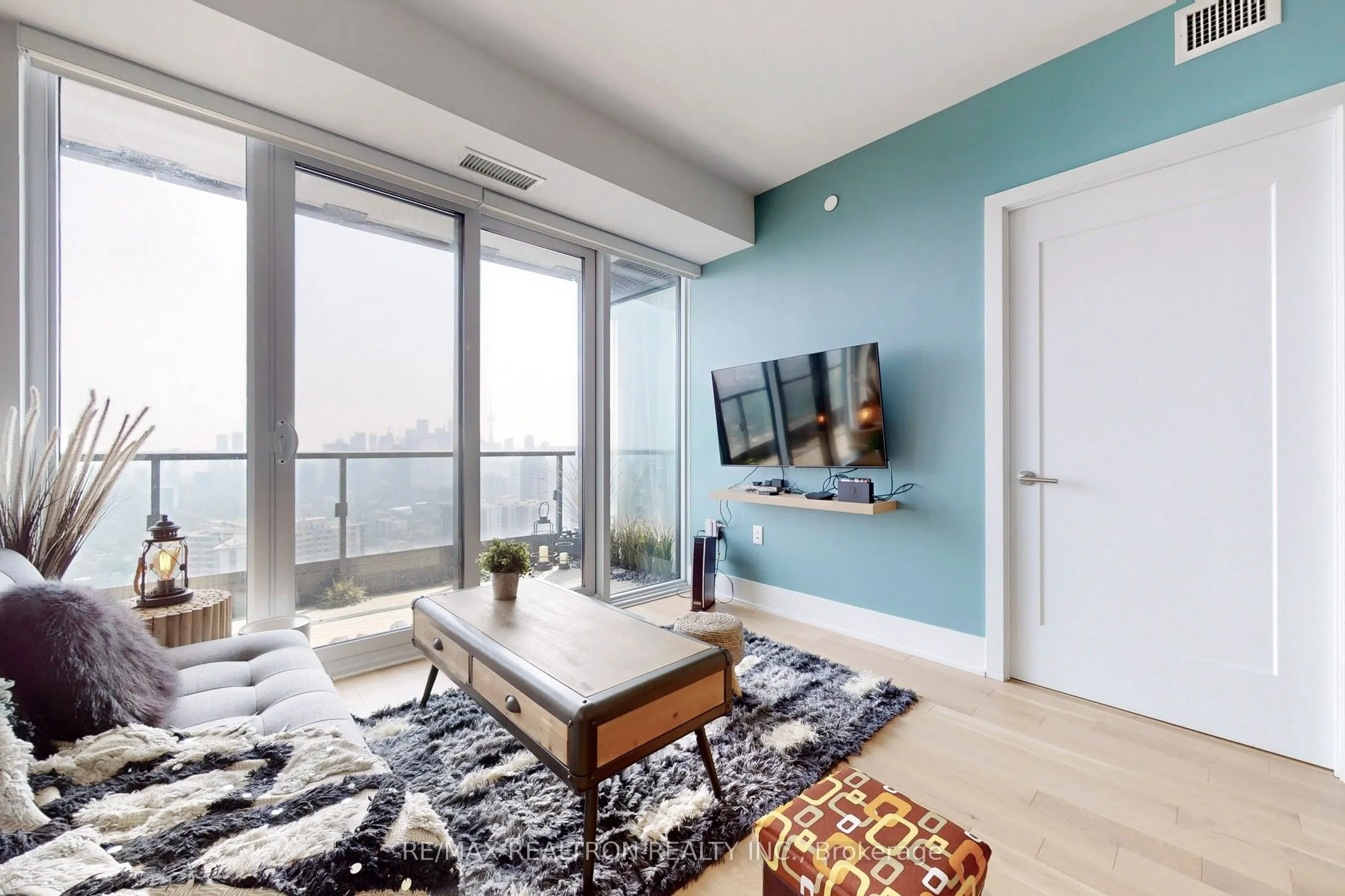 585 Bloor Street E, #4121