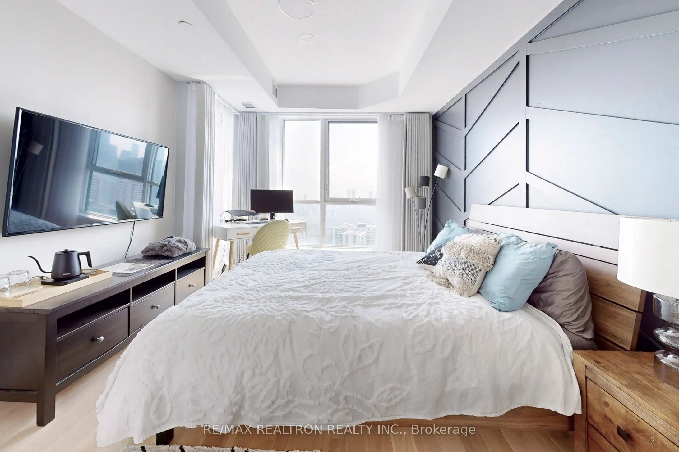 585 Bloor Street E, #4121