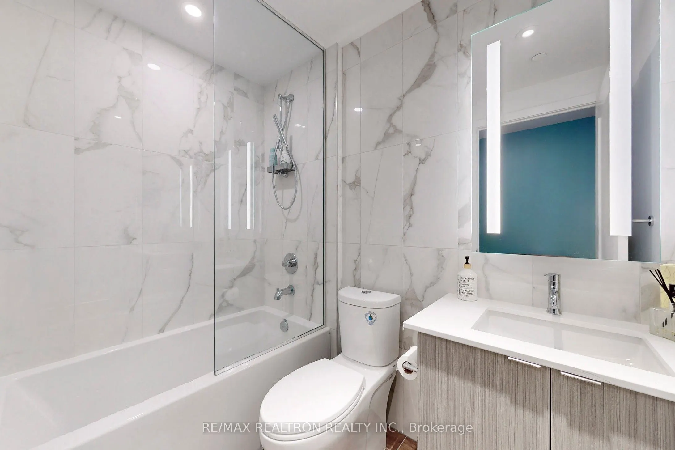 585 Bloor Street E, #4121