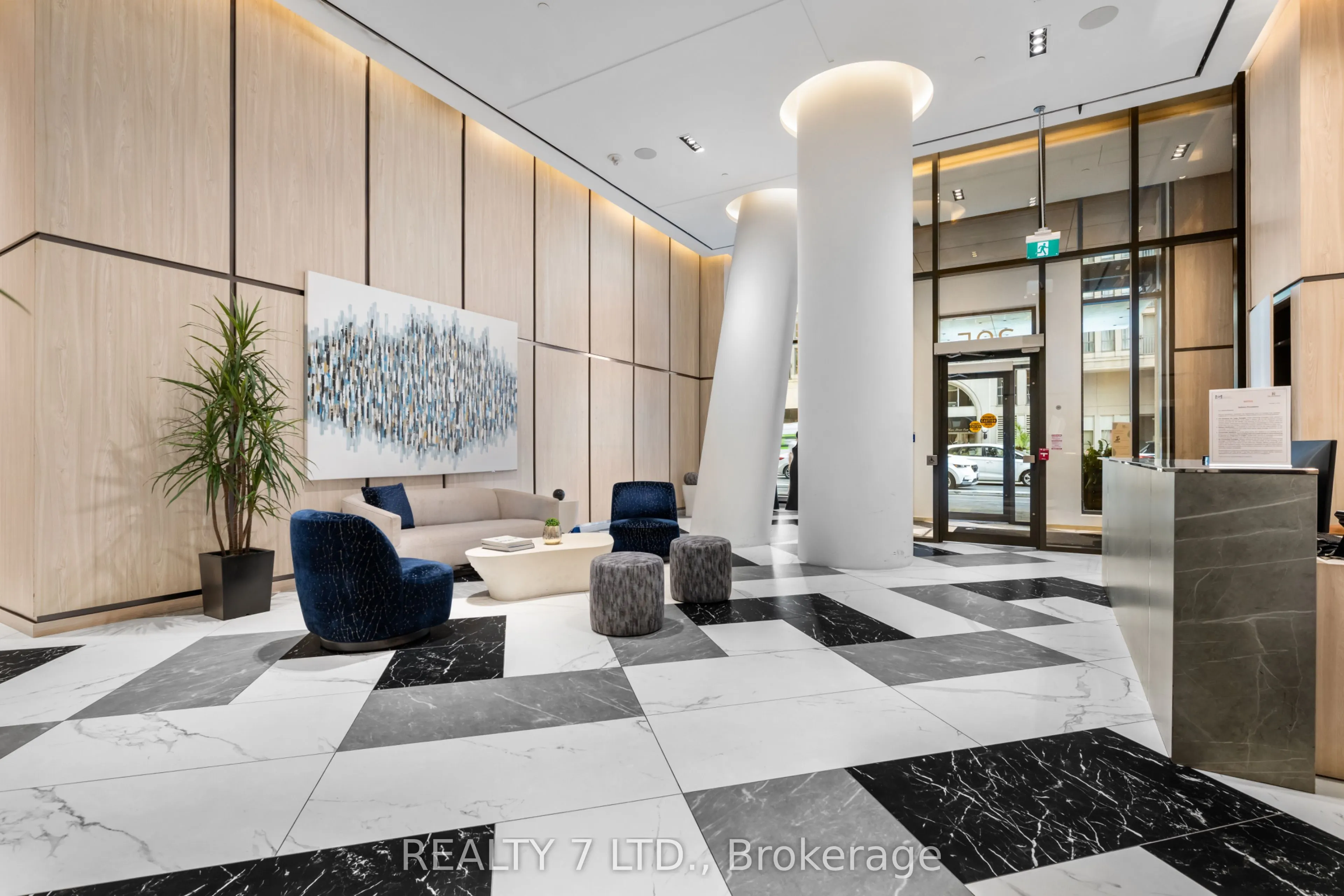 395 Bloor Street E, #1403