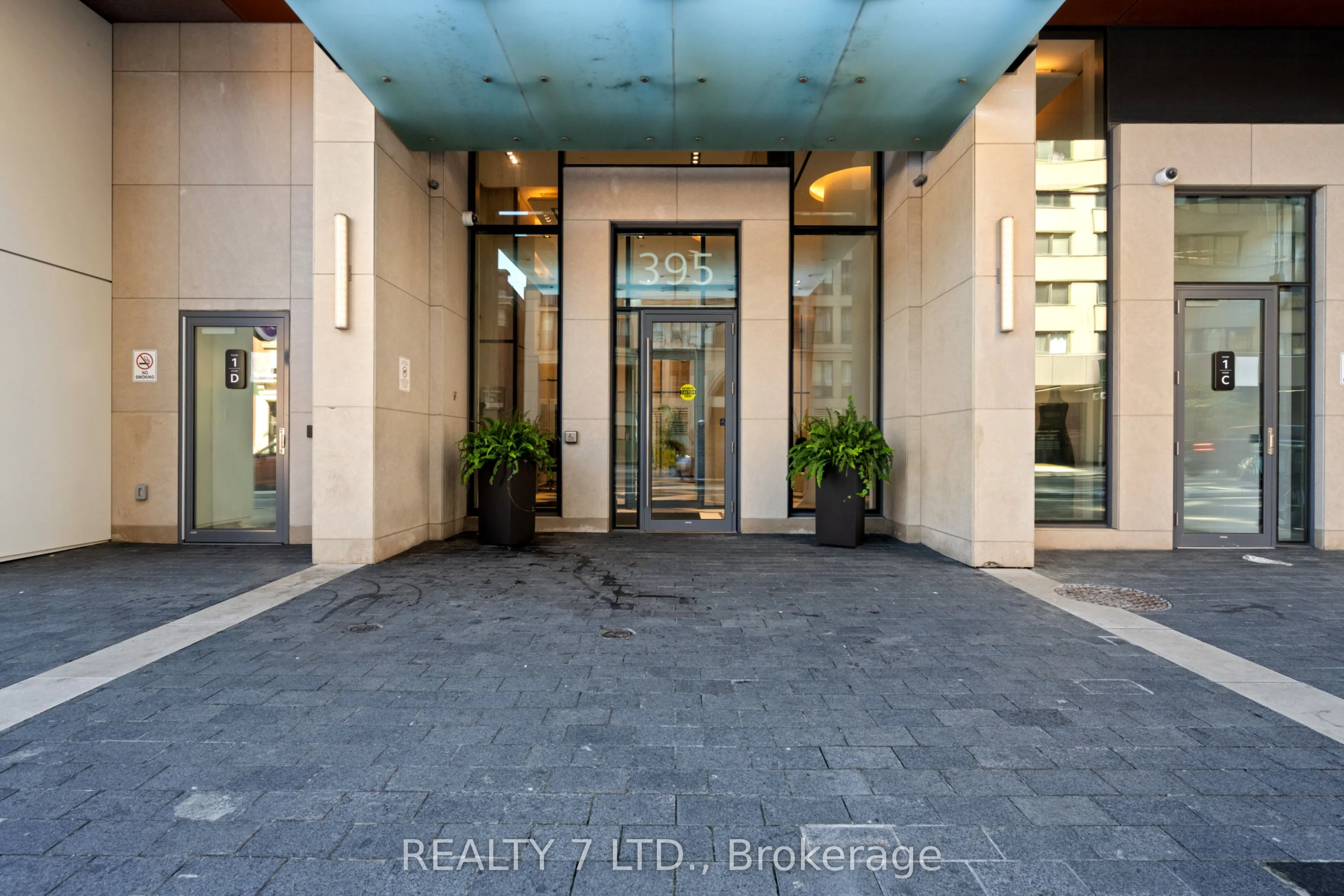 395 Bloor Street E, #1403