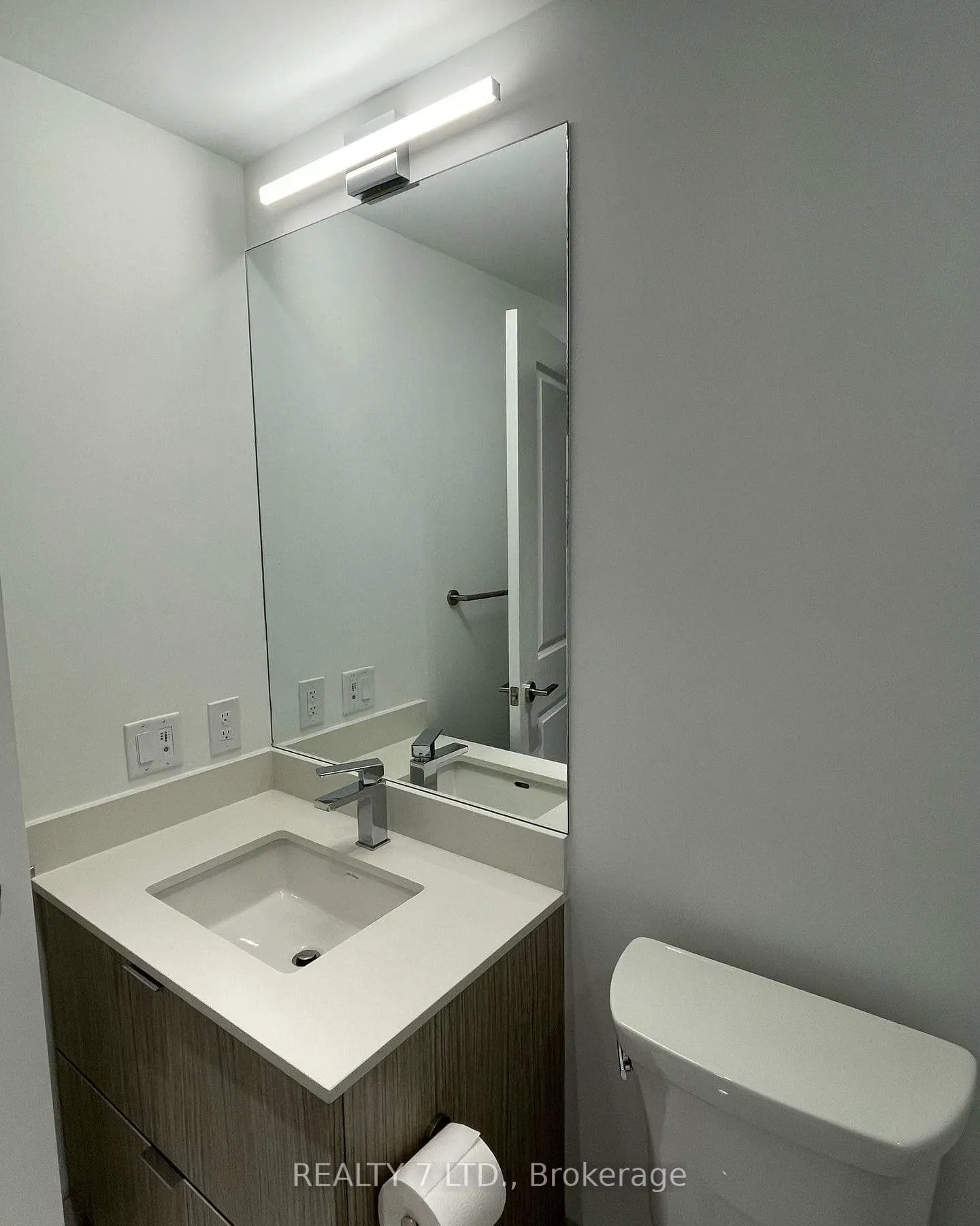 395 Bloor Street E, #1403