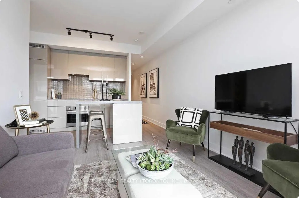 7 Grenville Street, #1712