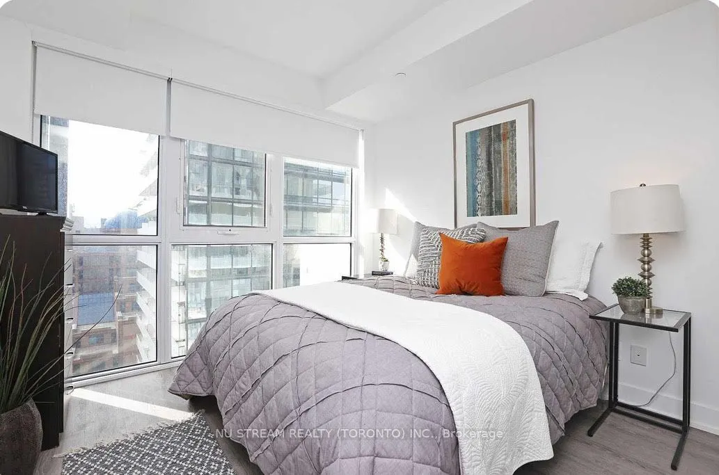 7 Grenville Street, #1712