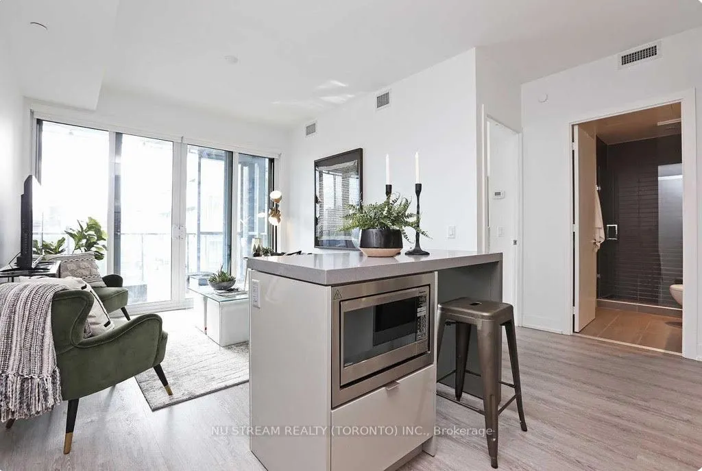 7 Grenville Street, #1712