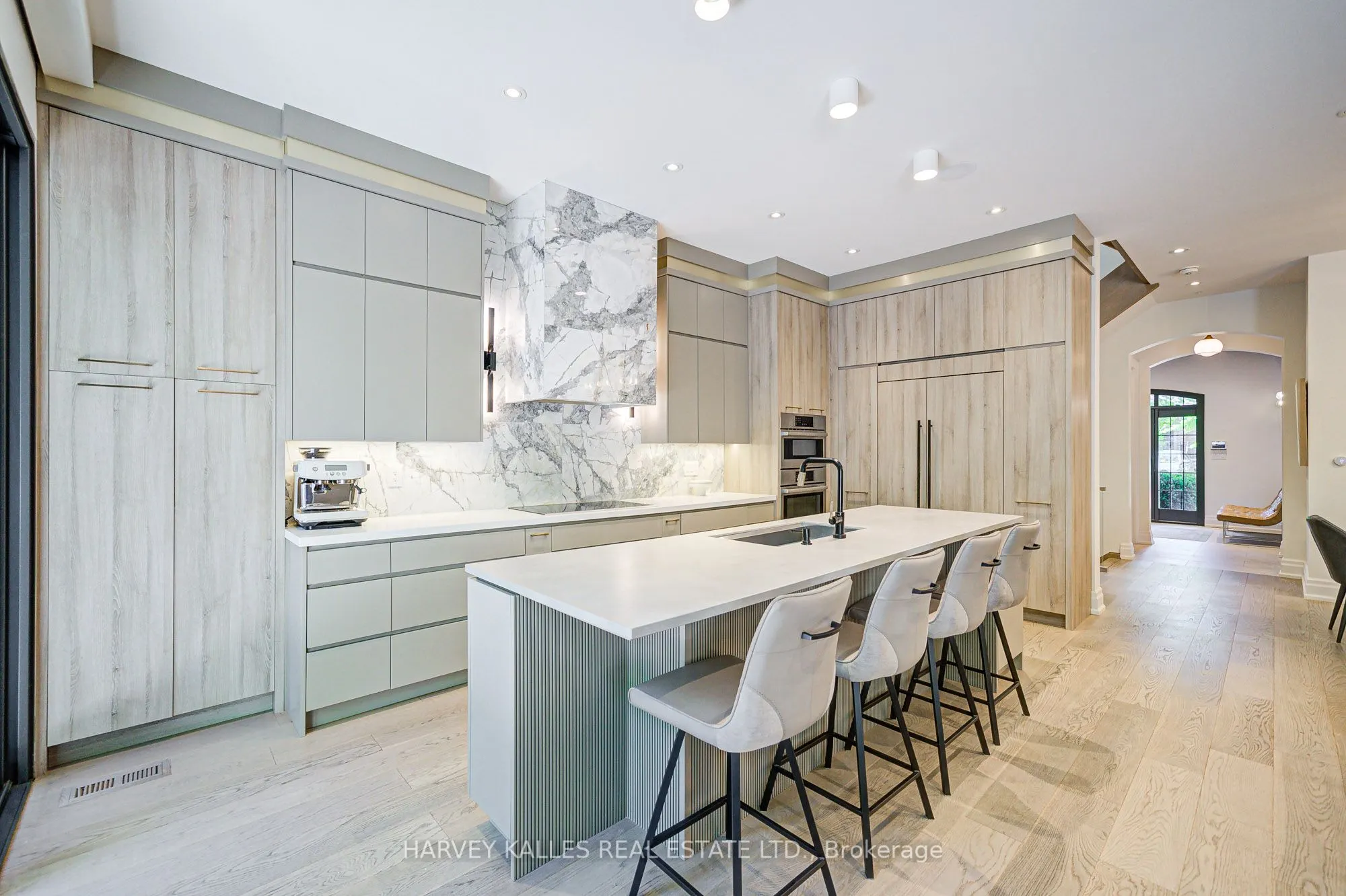 569 Arlington Avenue