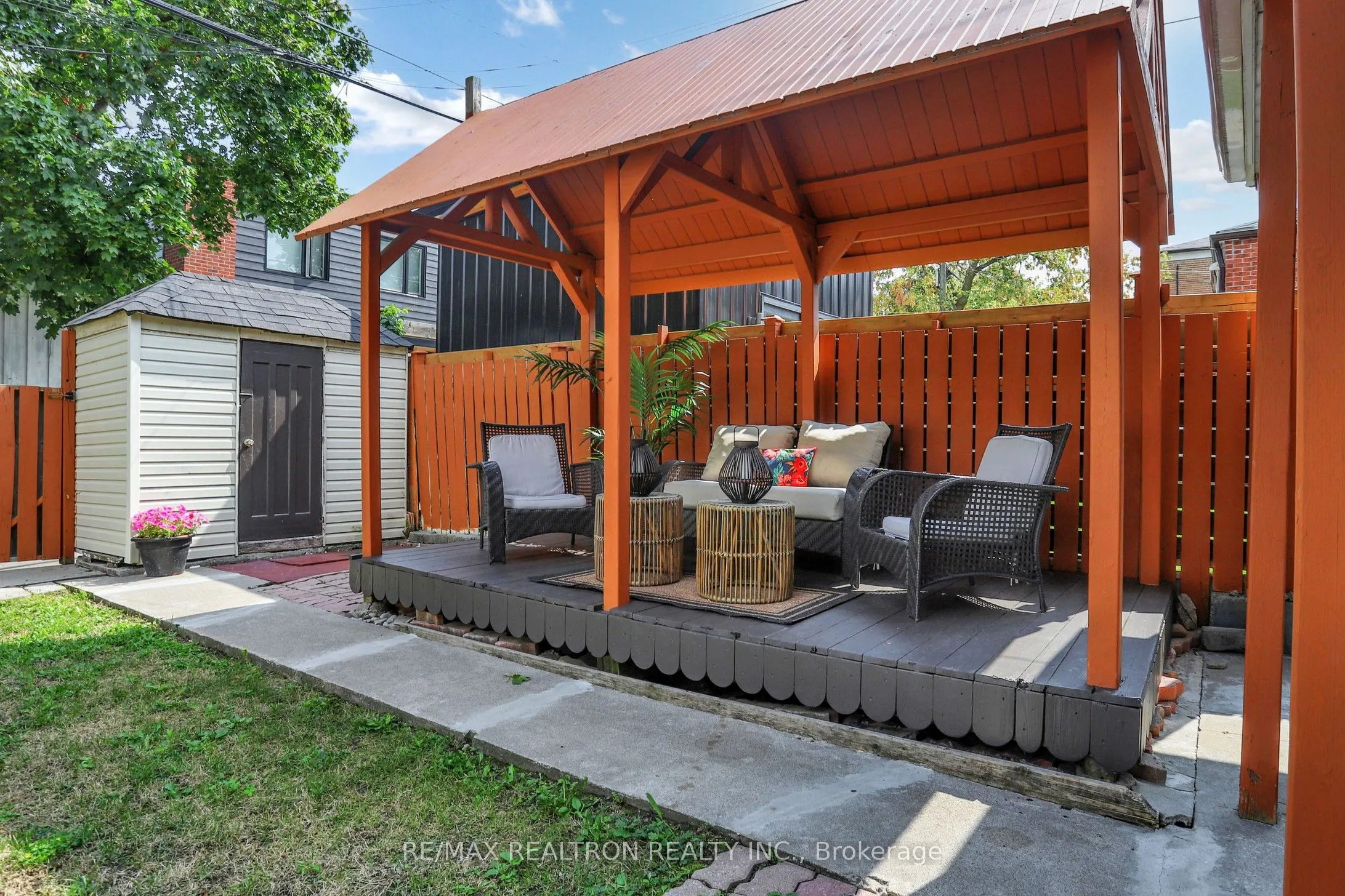 237 Winnett Avenue