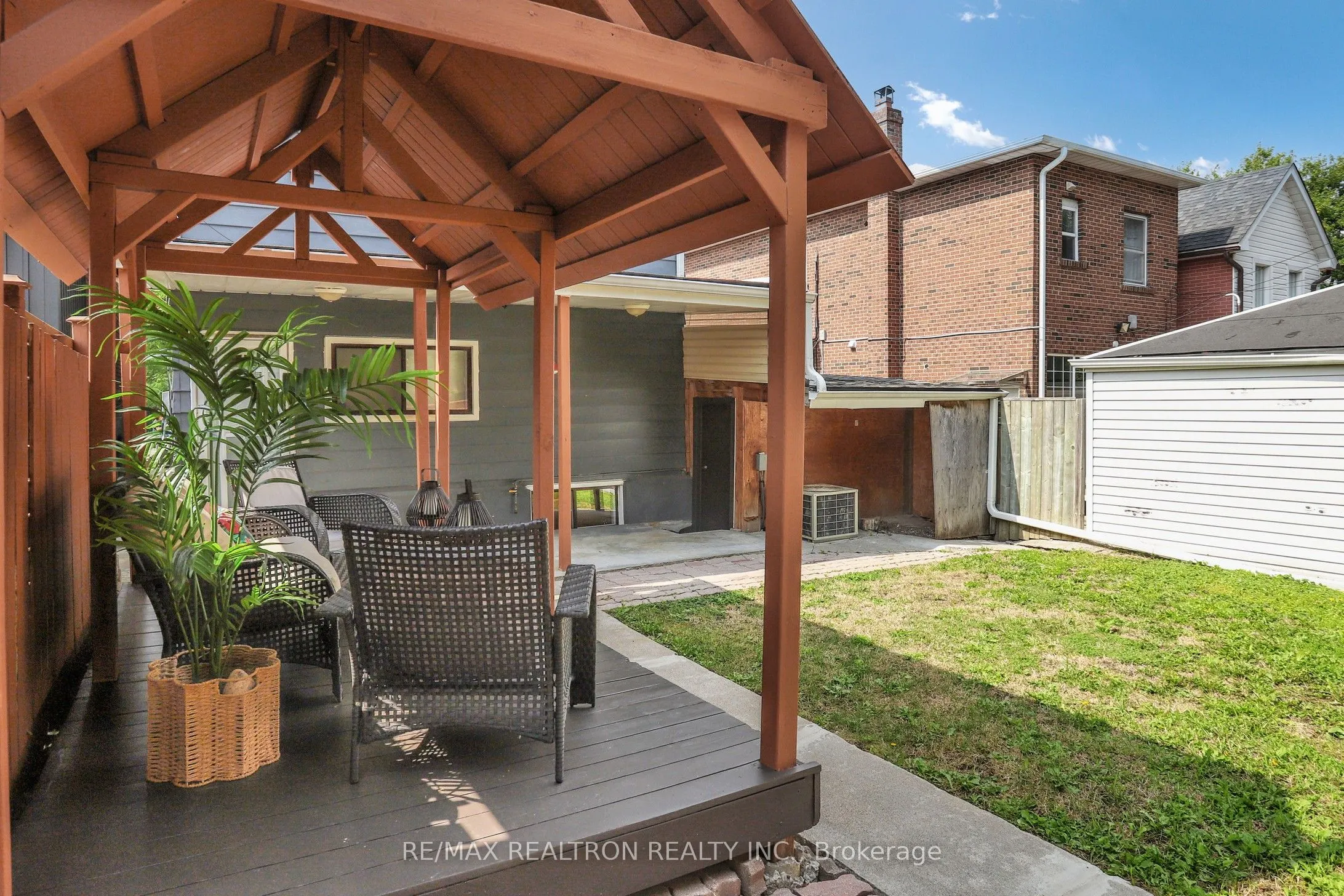 237 Winnett Avenue